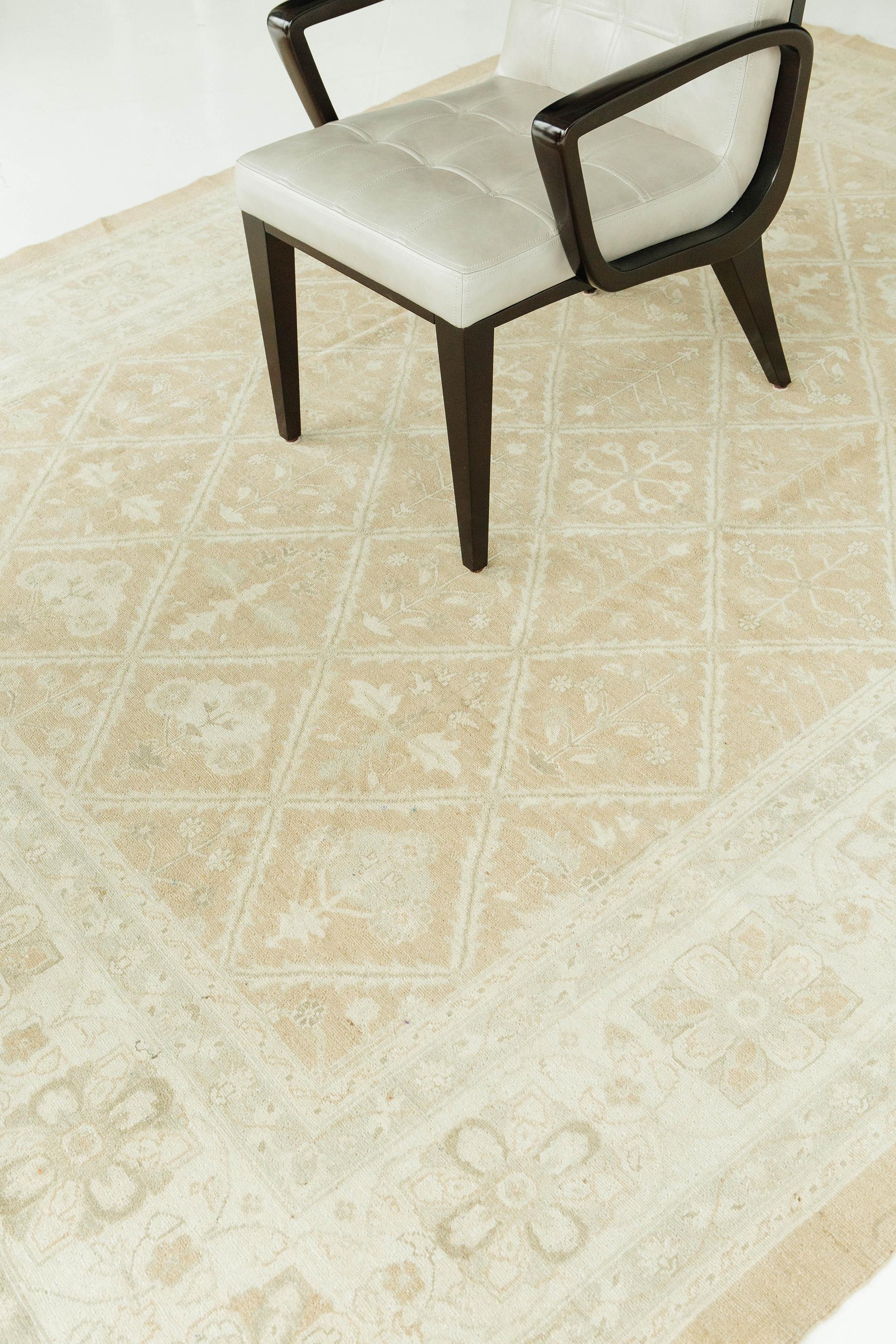 Tappeto con design a pannelli Mahal in stile vintage In condizioni Nuovo in vendita a WEST HOLLYWOOD, CA
