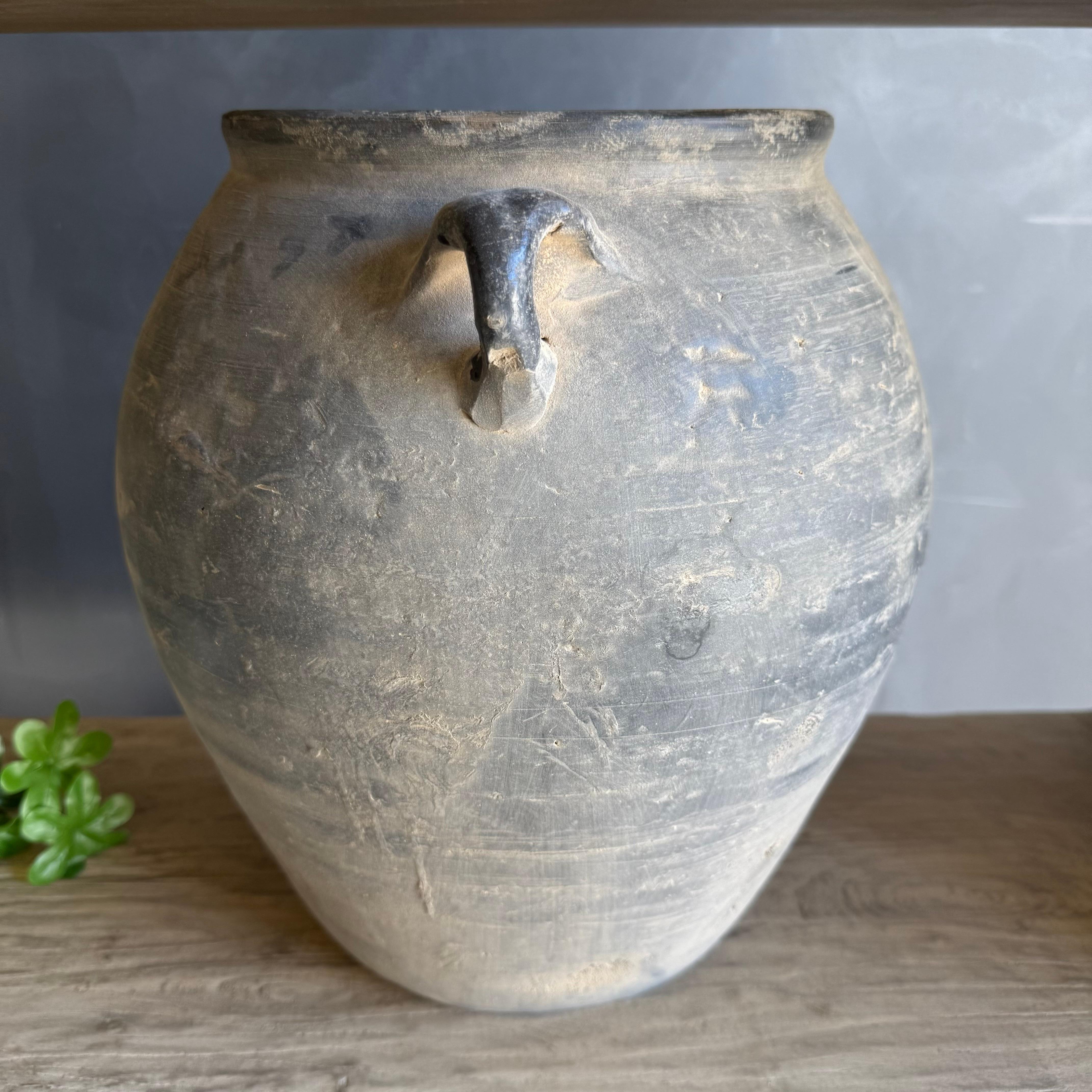 Vintage Style Matt Gray Oil Pottery avec 2 poignées en vente 5