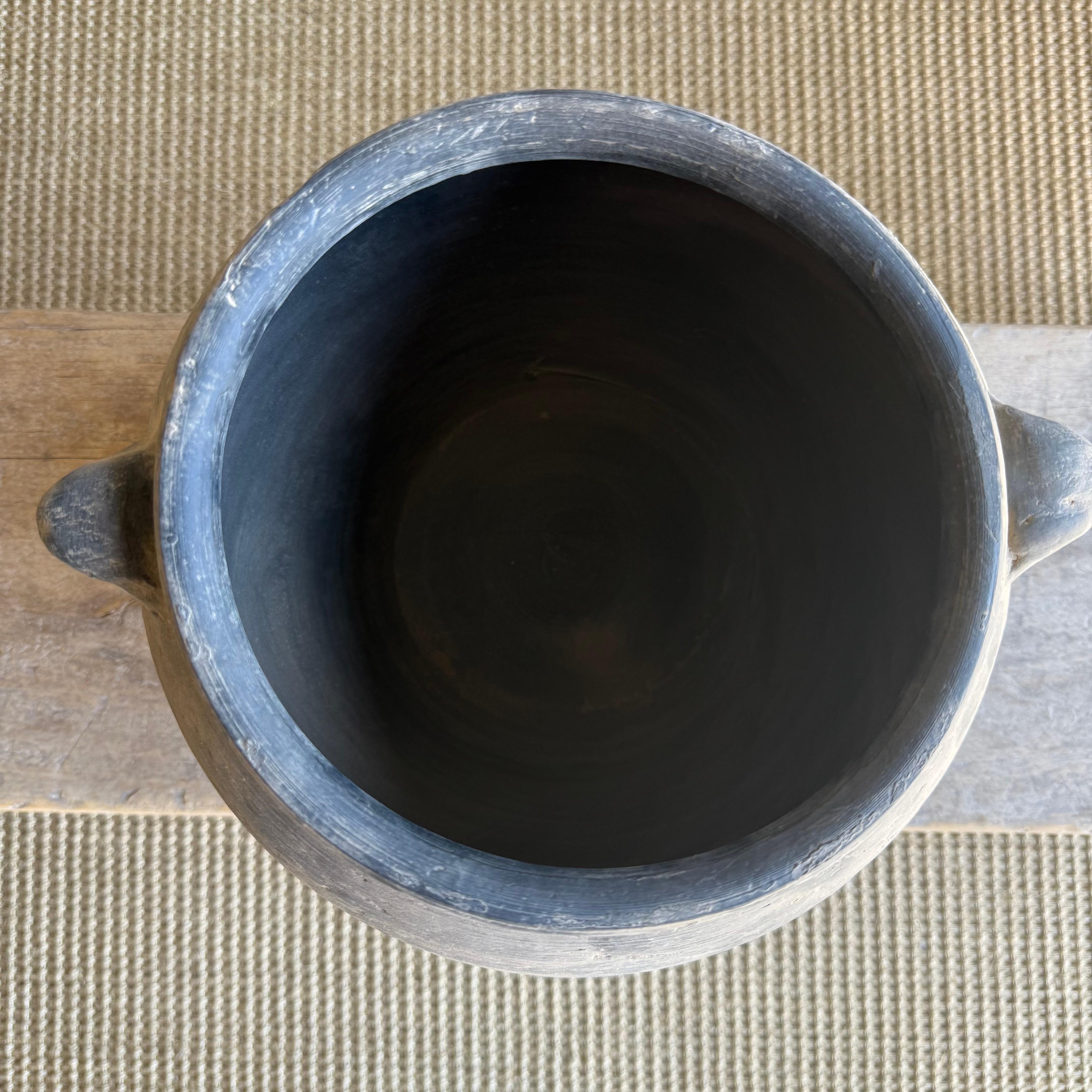 Vintage Style Matt Gray Oil Pottery avec 2 poignées en vente 2