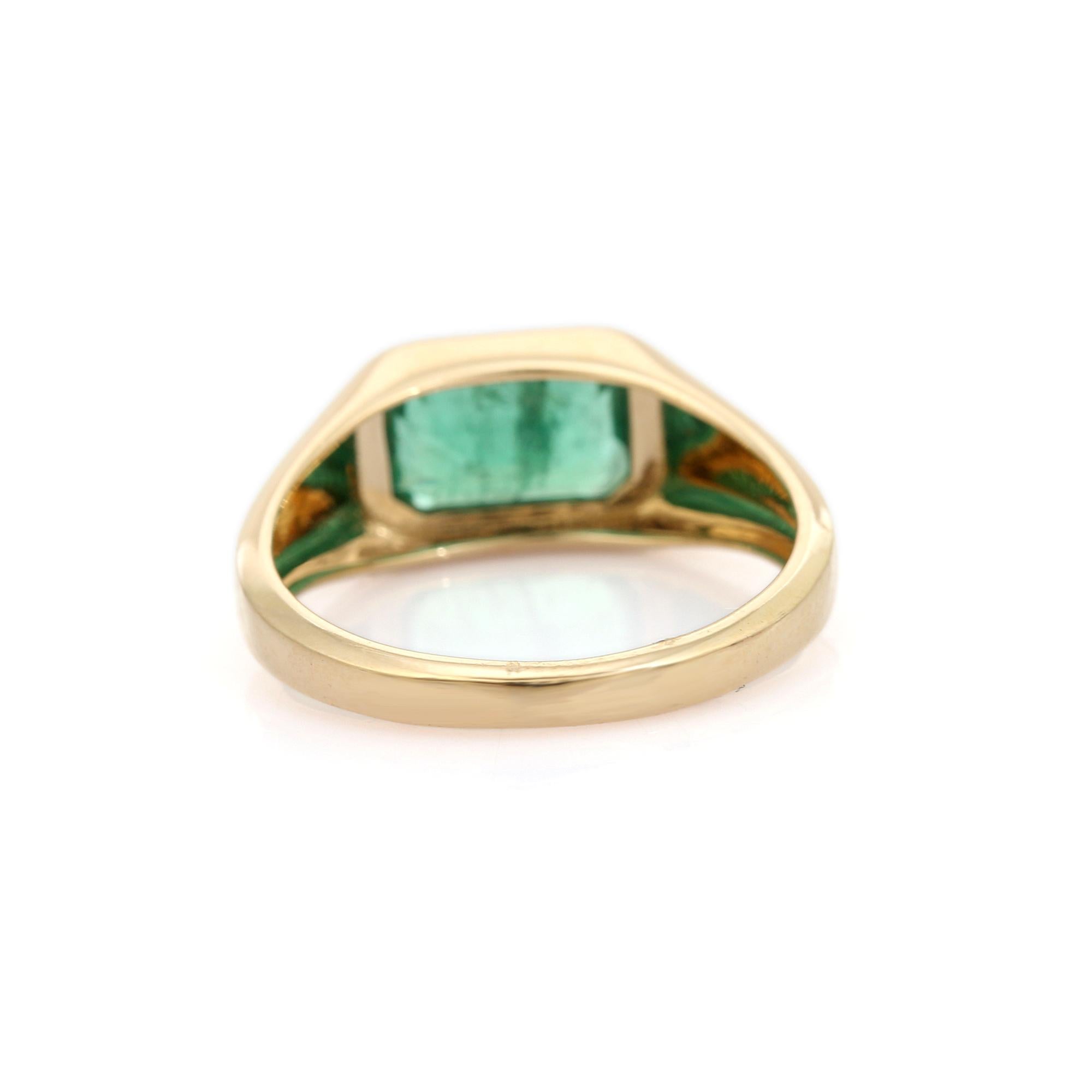 For Sale:  Vintage Style Natural Green Emerald Signet Unisex Ring in 14k Solid Yellow Gold 3