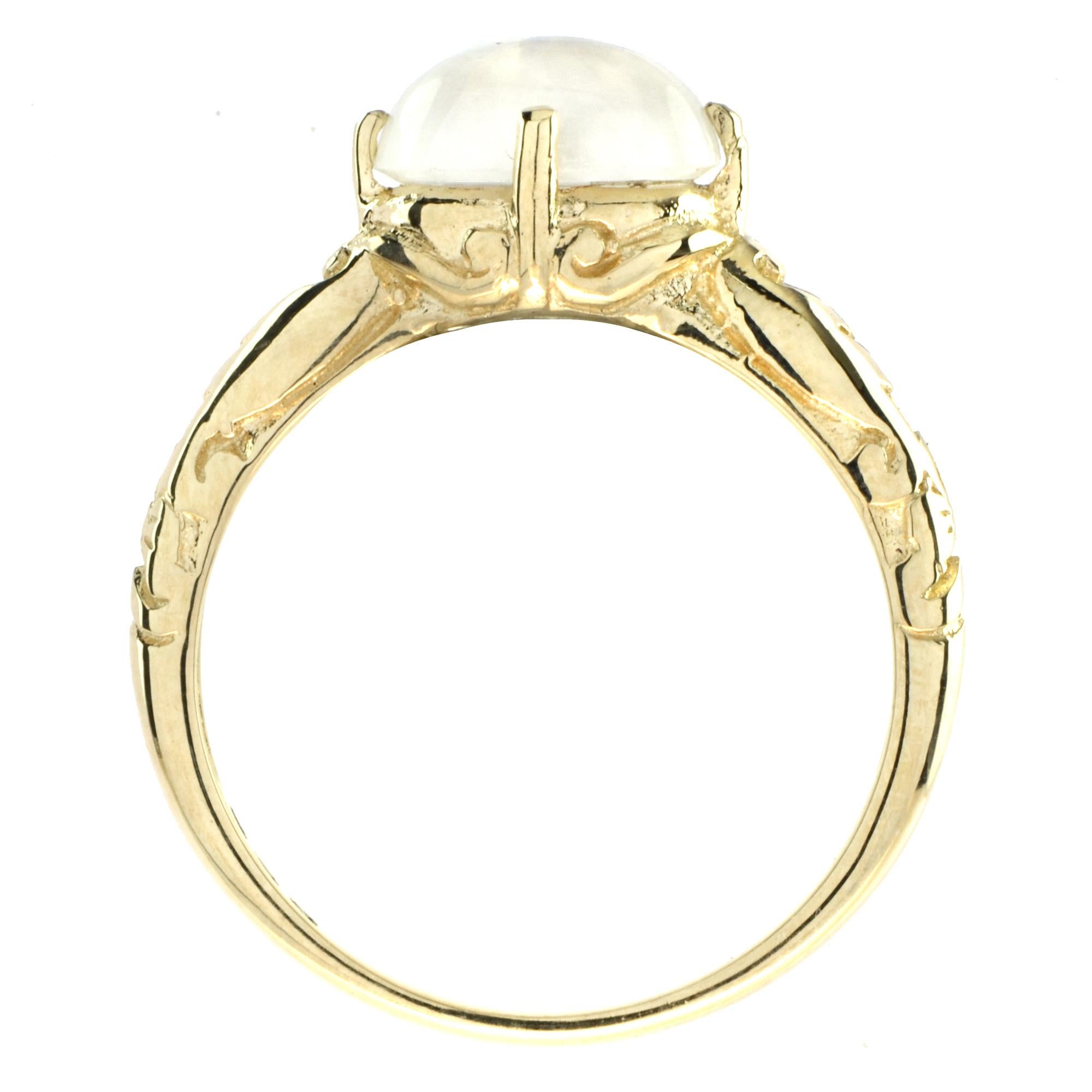 Women's or Men's Vintage Style Oval Shape Cabochon Moonstone Engagement 14K Yellow Gold Ring For Sale