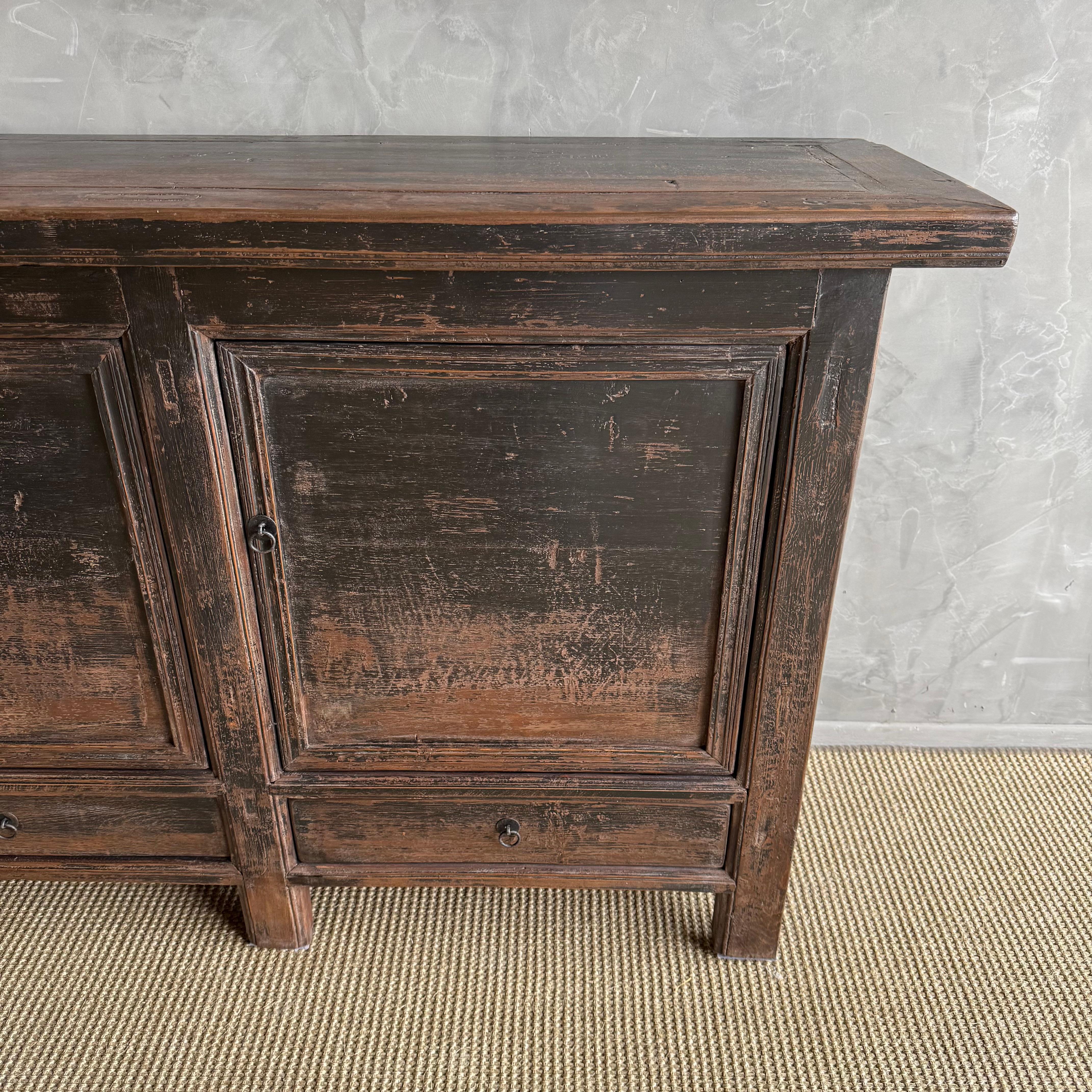 Armario de Madera de Olmo Pintado Estilo Vintage con 2 Puertas en venta 1