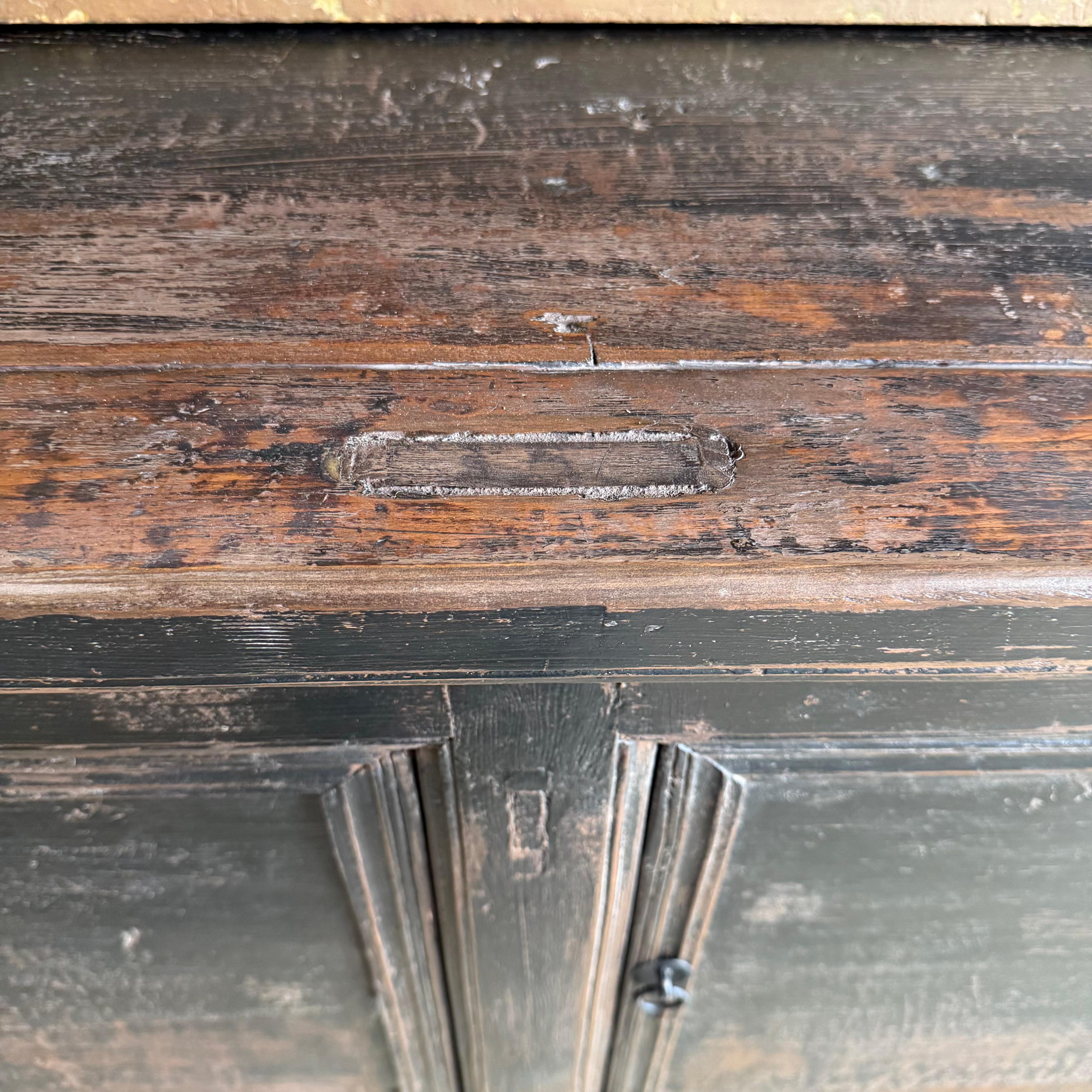 Armario de Madera de Olmo Pintado Estilo Vintage con 2 Puertas en venta 4