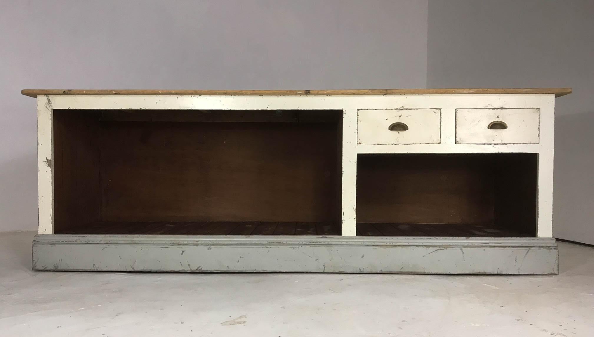 Vintage Style Painted Pine Shop Counter In Excellent Condition For Sale In Culverthorpe, Lincs