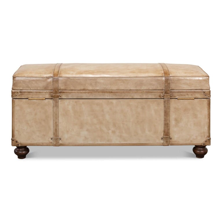 Vintage-Style Pearl Leather Trunk Bench In New Condition For Sale In Westwood, NJ