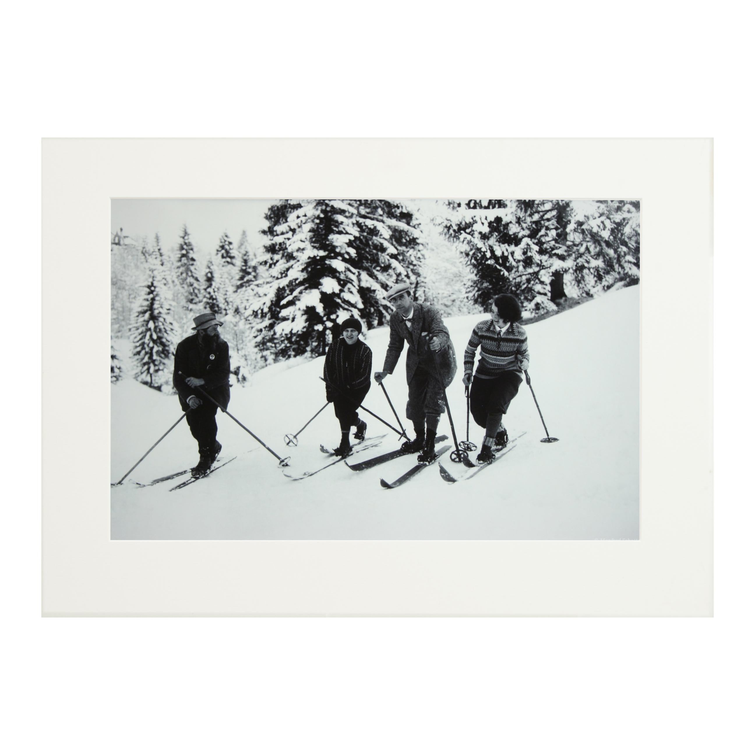 Anglais Photographie de ski alpin encadrée de style vintage, Bend Zie Knees en vente