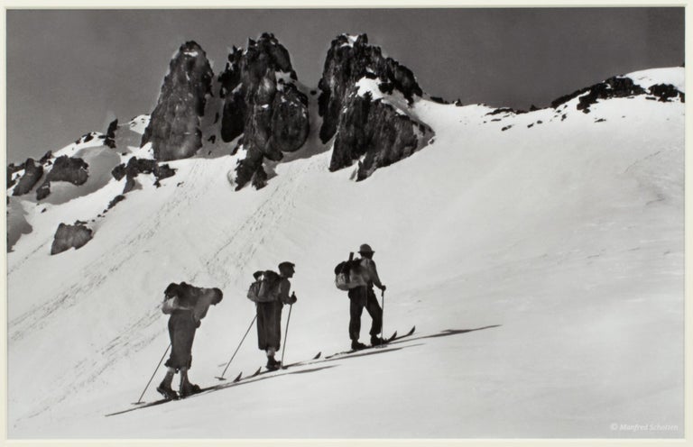 Vintage Style Photography, Framed Alpine Ski Photograph, Three Peaks In Good Condition For Sale In Oxfordshire, GB