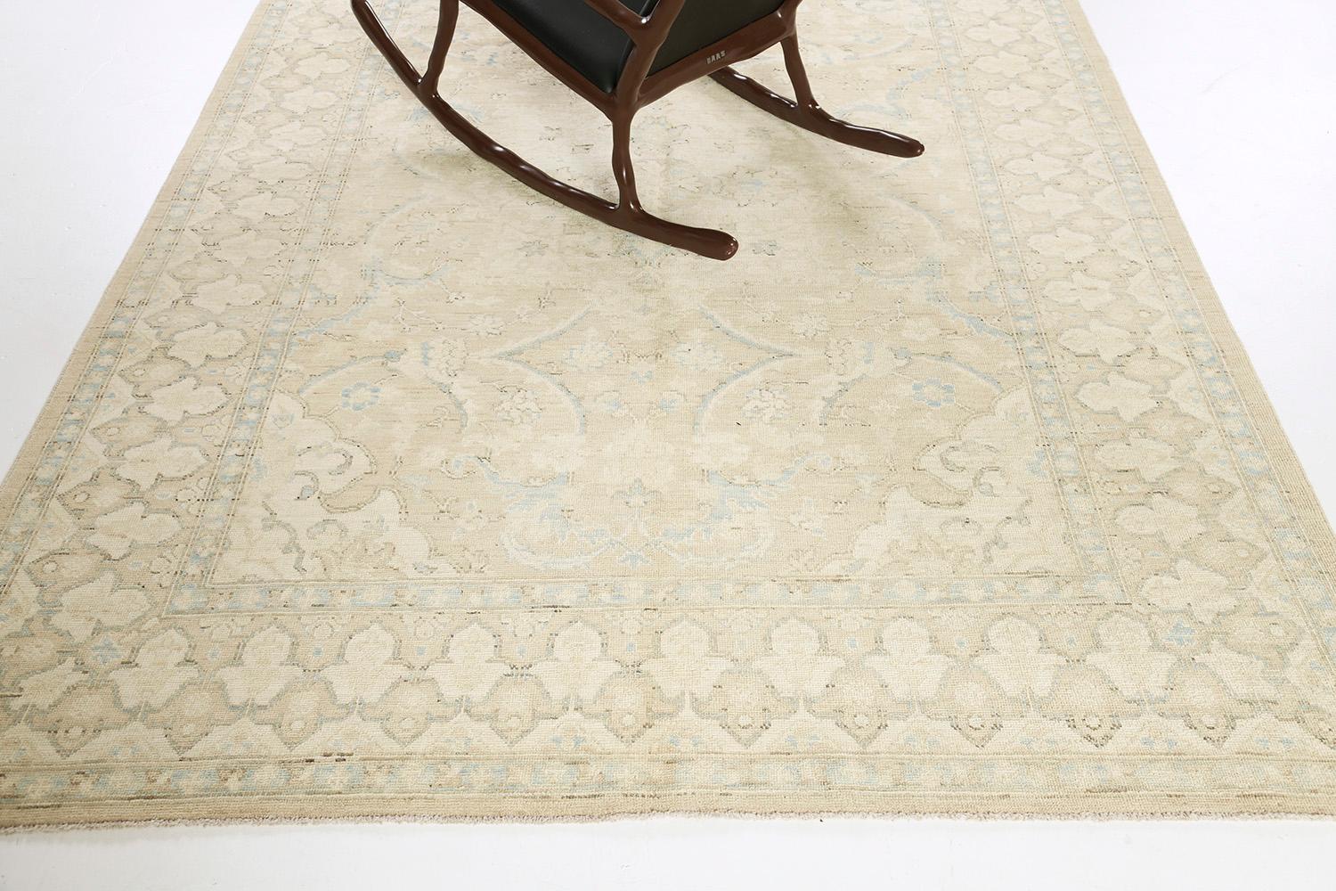 Wool Vintage Style Rapture Collection Rug For Sale