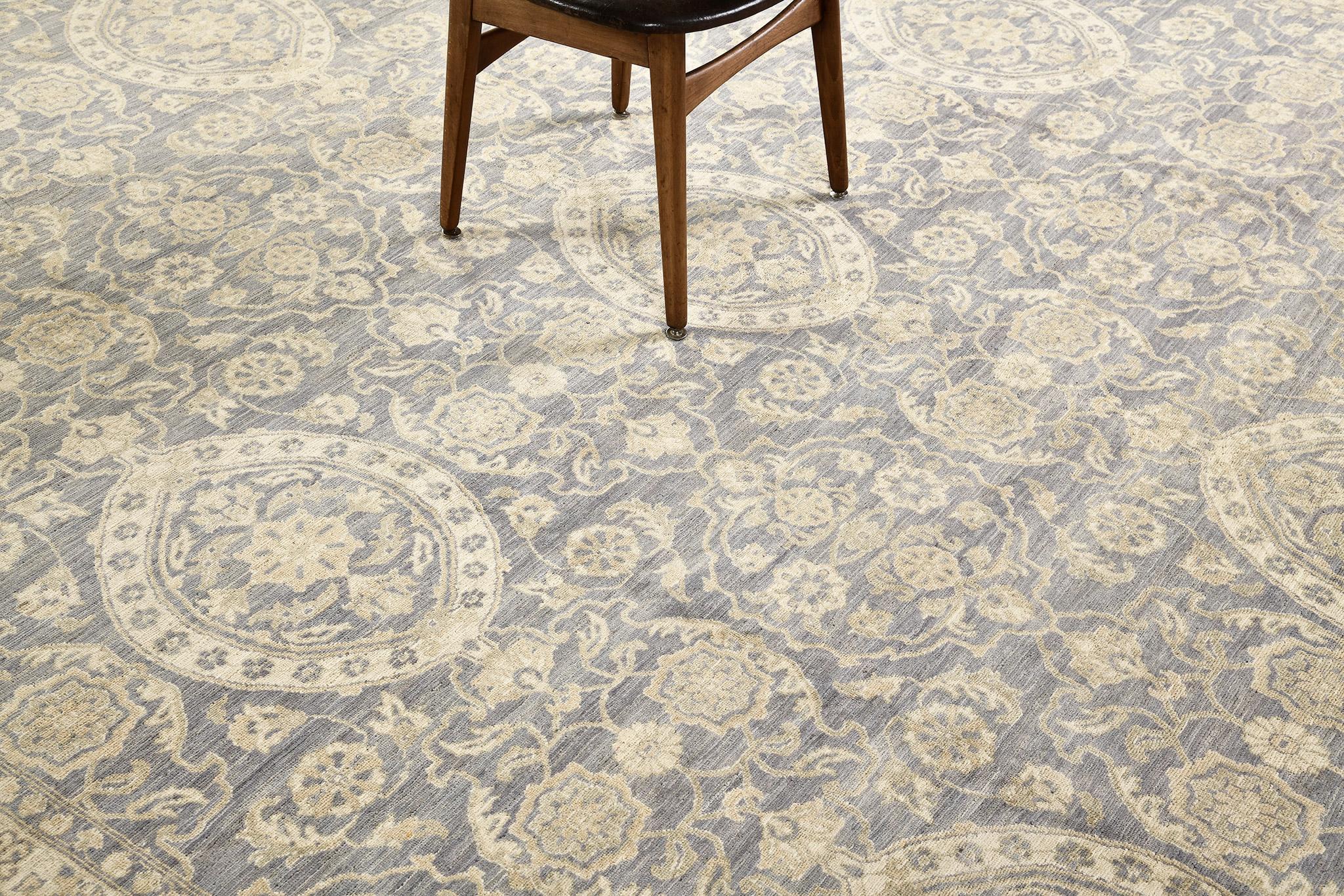 Alfombra de diseño Sultanabad de la colección Rapture de estilo vintage Anudado a mano en venta