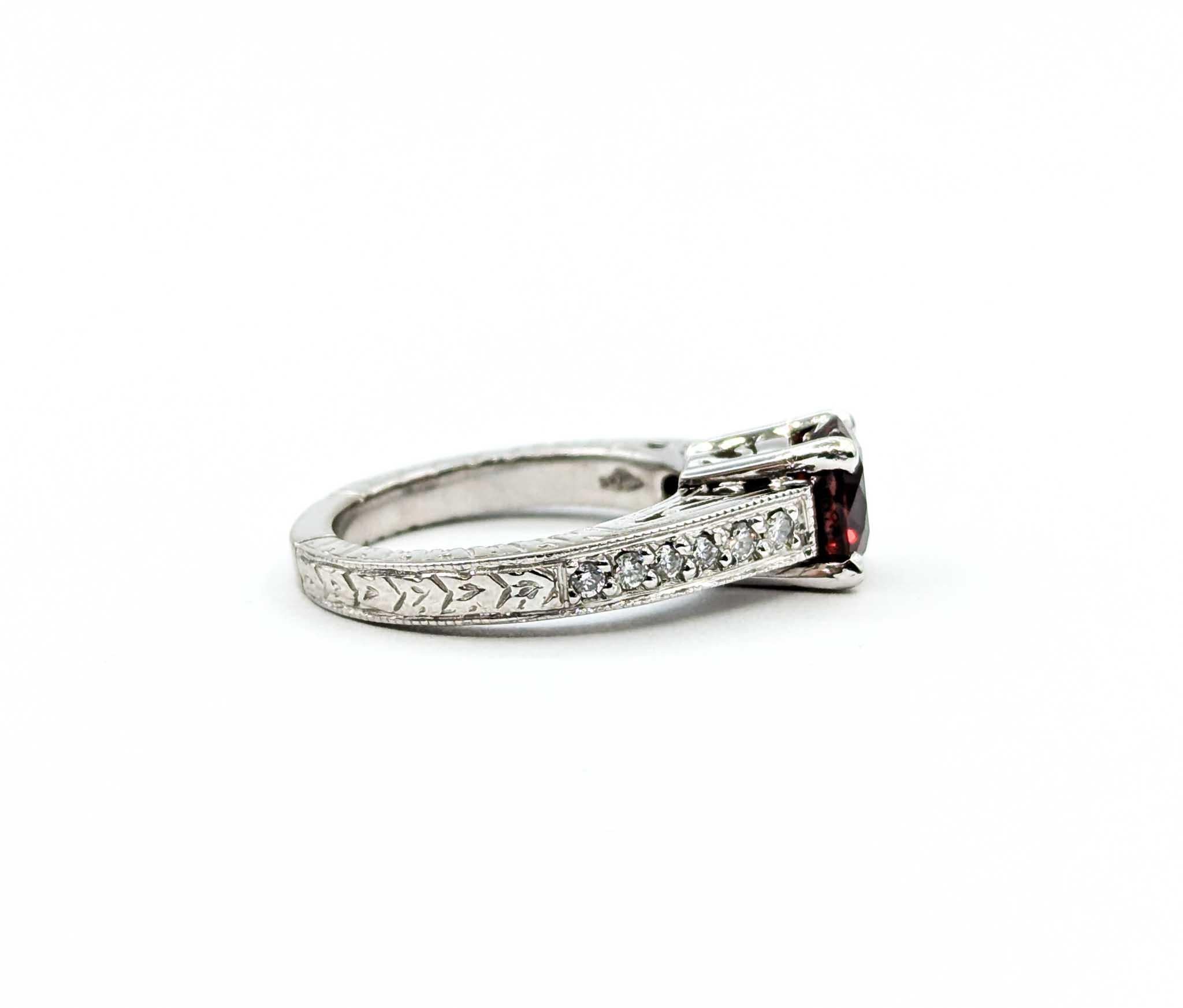 Bague de style vintage en or blanc 14k avec spinelle rouge et diamant en vente 1