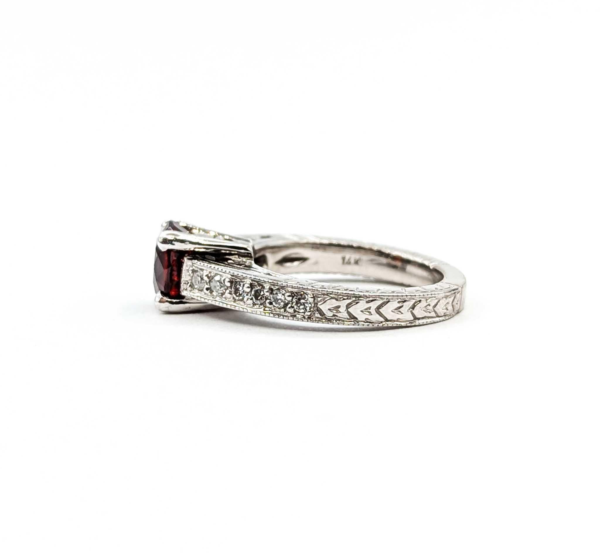 Bague de style vintage en or blanc 14k avec spinelle rouge et diamant en vente 3