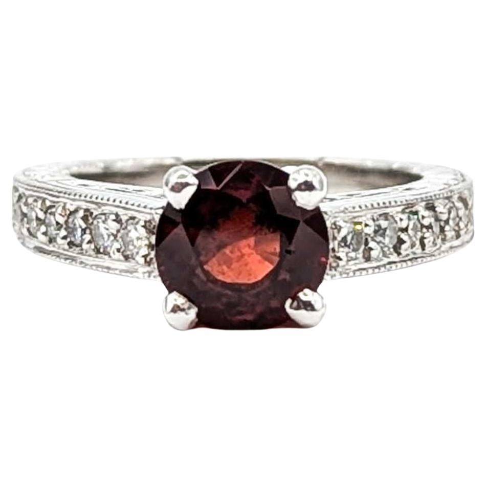 Bague de style vintage en or blanc 14k avec spinelle rouge et diamant en vente
