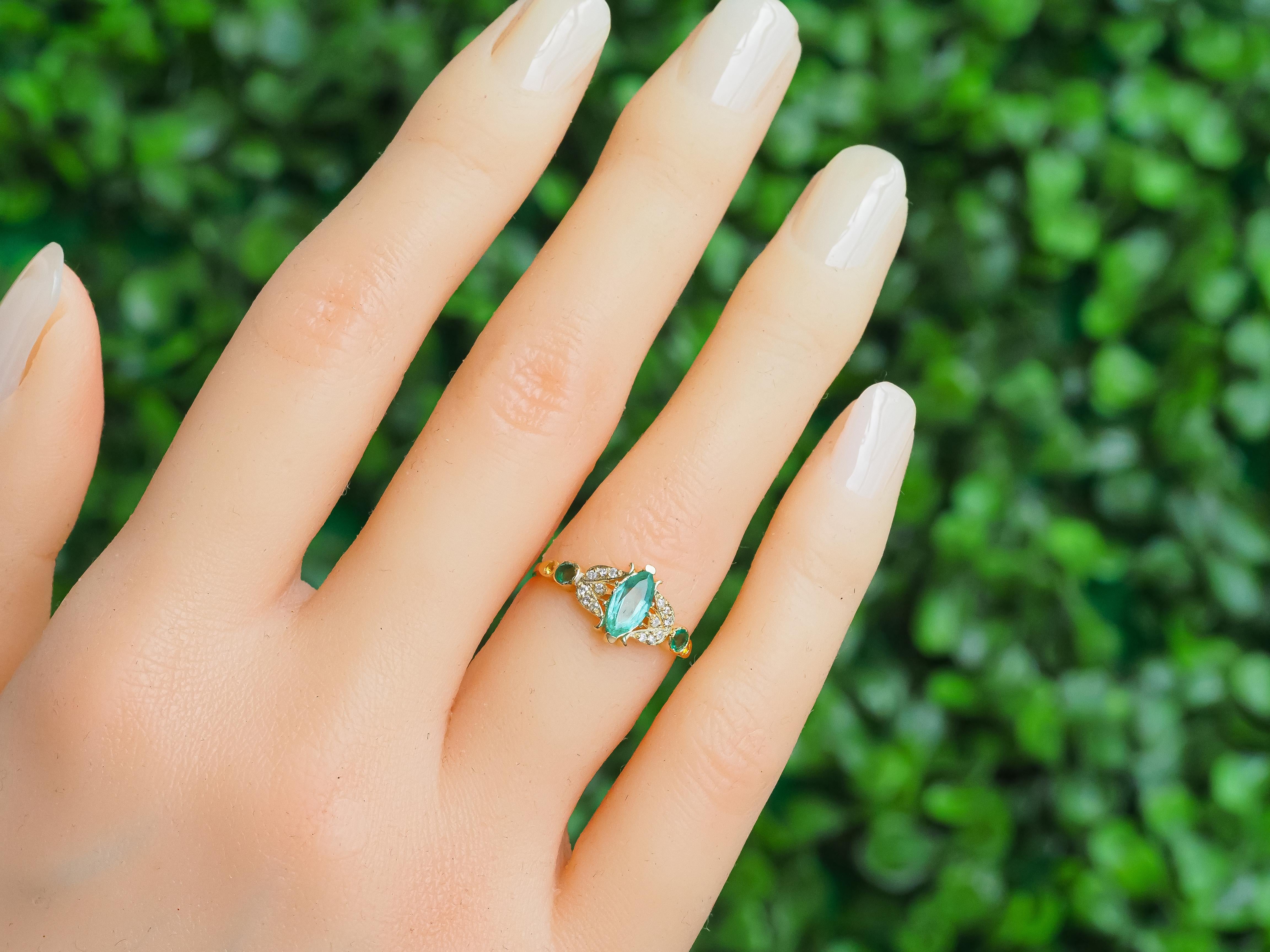Women's Vintage style ring with emerald in 14k gold For Sale