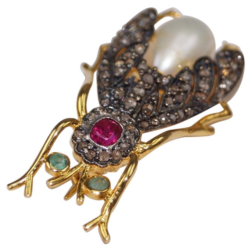 Broche abeille vintage en argent sterling, rubis, émeraude, perle et diamant taille rose