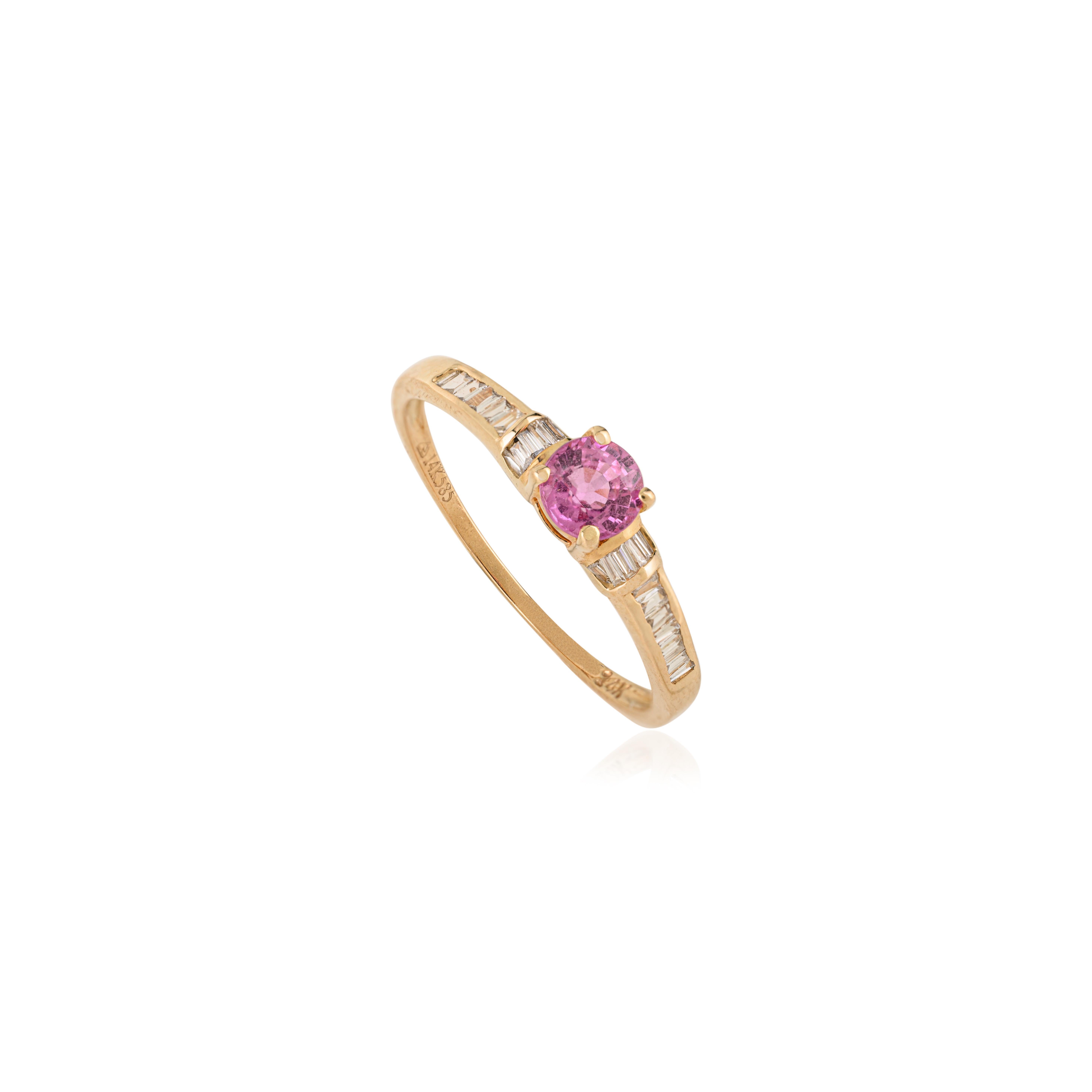 Im Angebot: Vintage-Stil Rundschliff Pink Saphir & Baguette Diamant Ring in 14K Gelbgold () 7