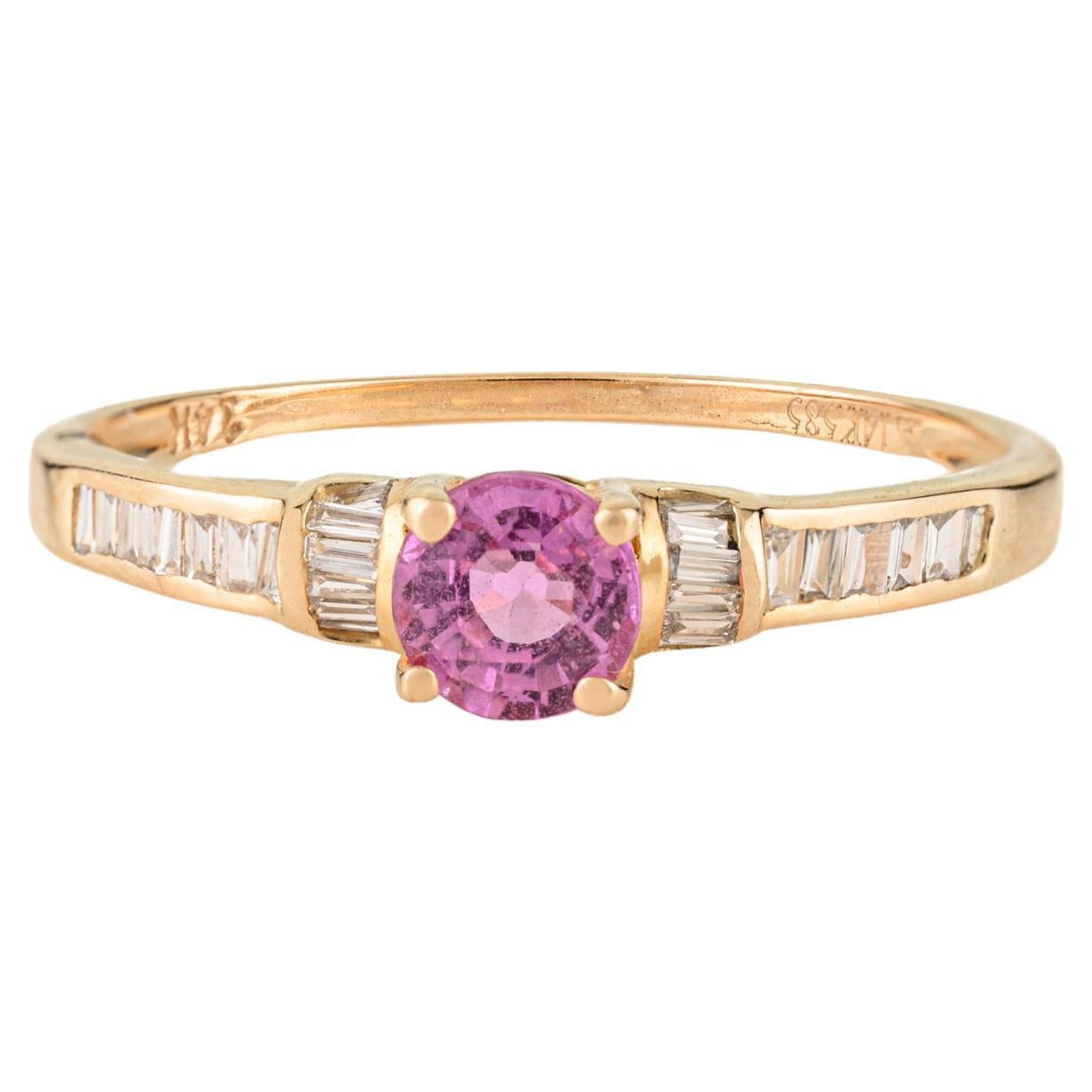 Bague de style vintage en or jaune 14K avec saphirs roses ronds et diamants baguettes
