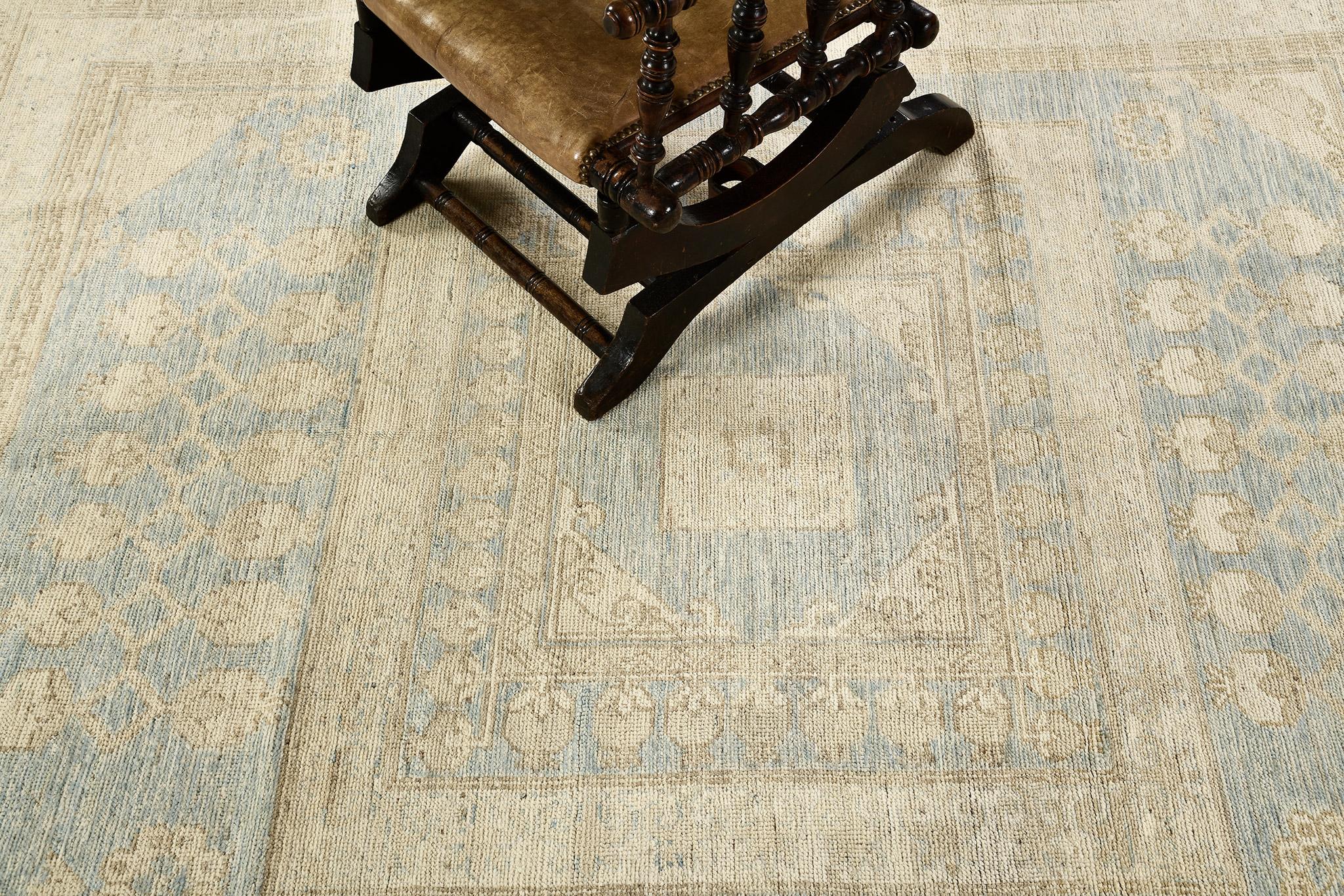 Vintage Style Safira Collection Khotan Design Rug In New Condition For Sale In WEST HOLLYWOOD, CA