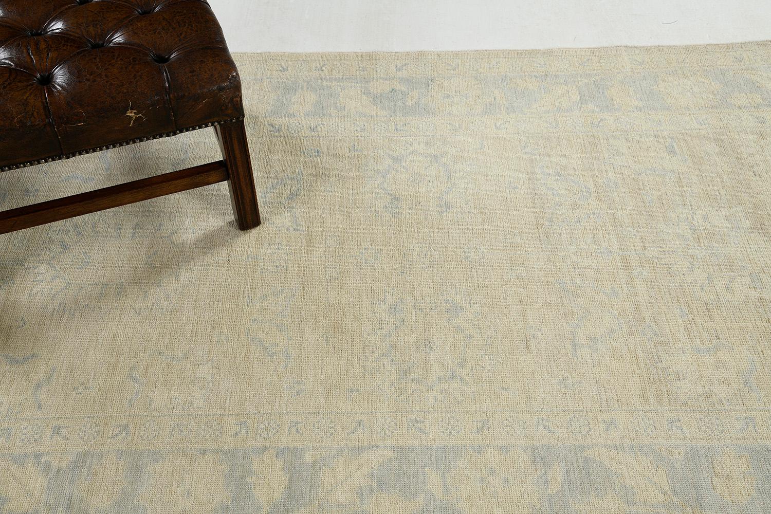 Traves de Mesa Estilo Vintage Colección Safira D5166 en Nuevo estado para la venta en WEST HOLLYWOOD, CA