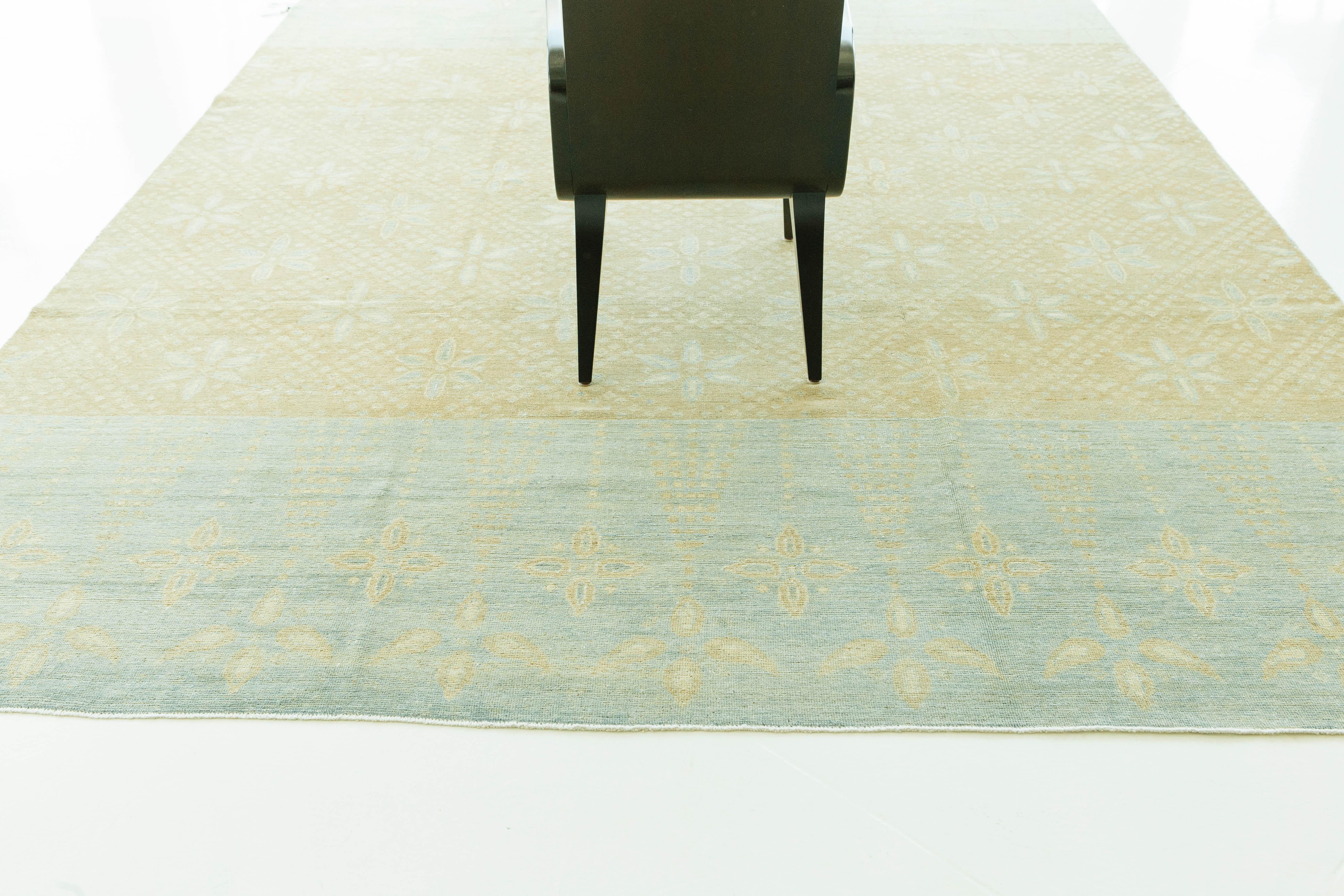 Hand-Knotted Vintage Style Safira Collection Shawl Design Rug For Sale