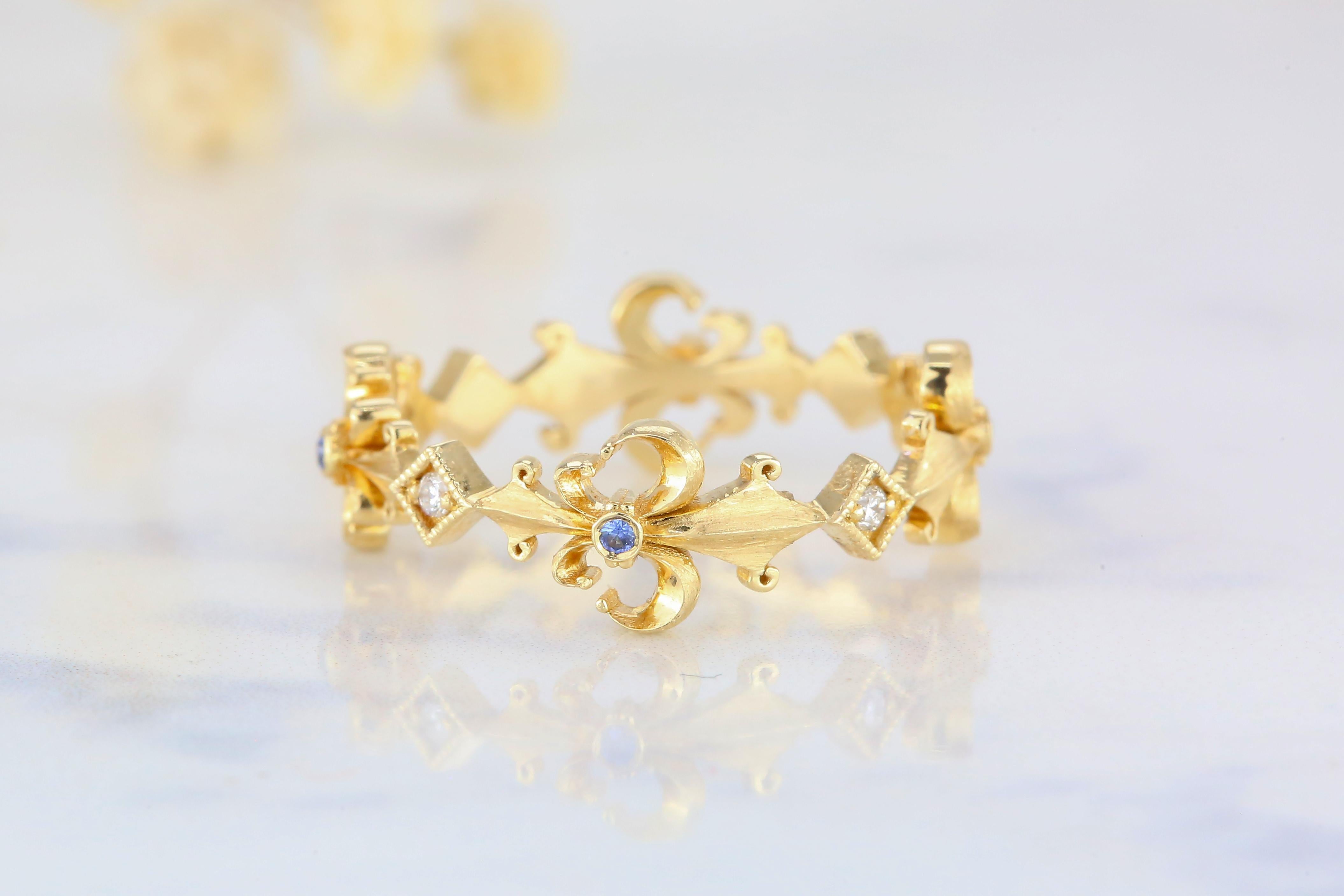 For Sale:  14K Gold Vintage Style Sapphire and Diamond Fluer De Lis Wedding Band 11