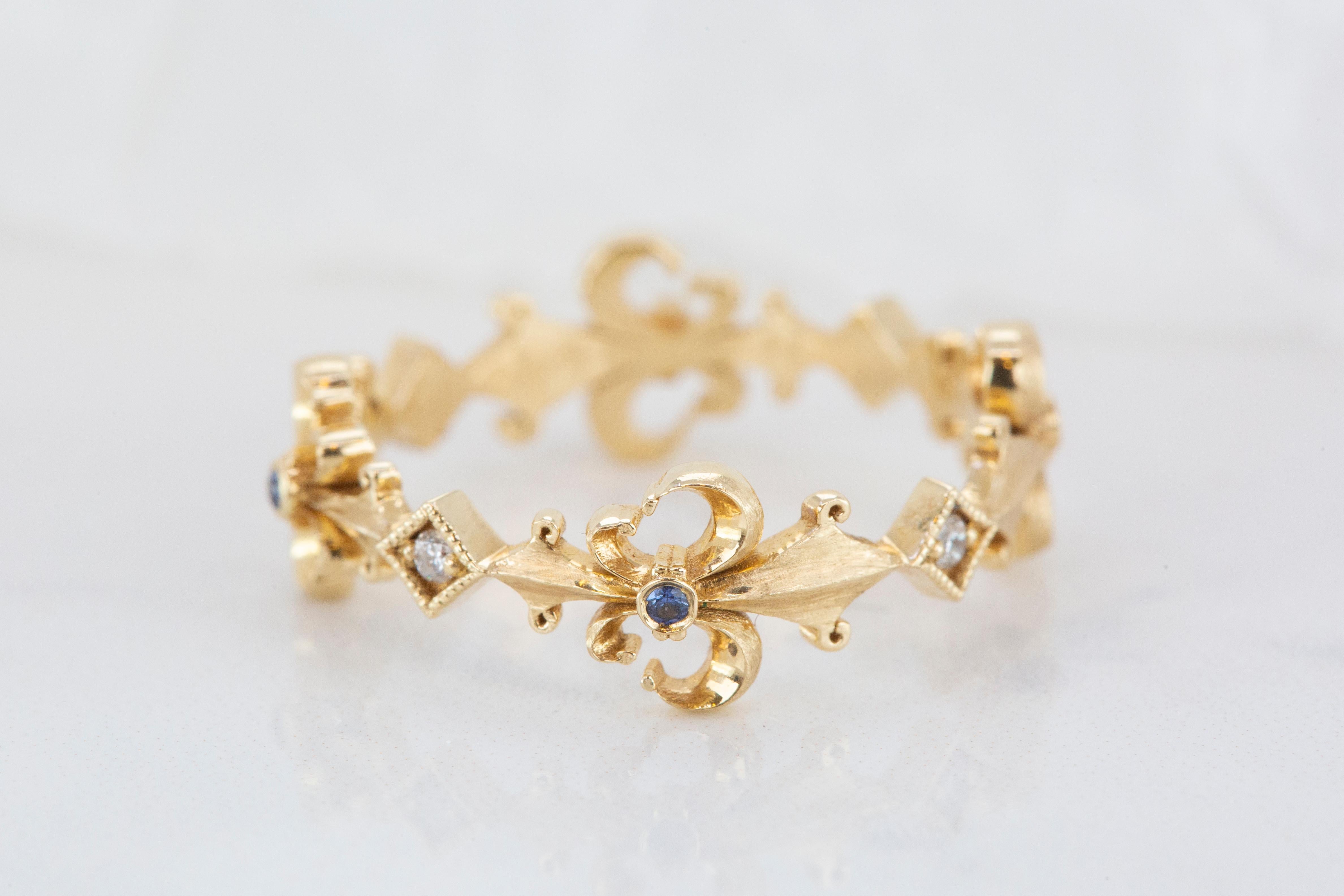 For Sale:  14K Gold Vintage Style Sapphire and Diamond Fluer De Lis Wedding Band 15