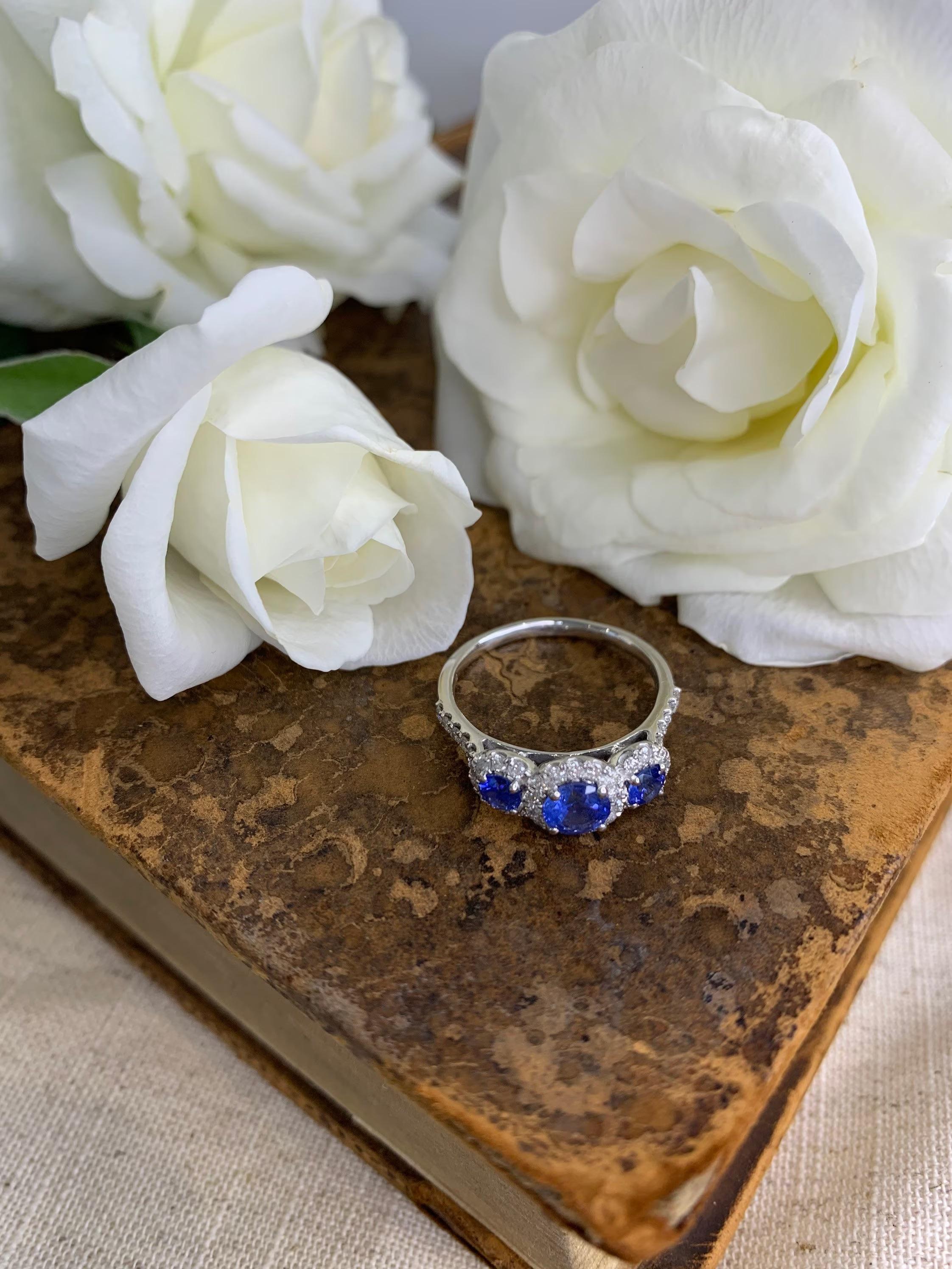 Vintage Style Sapphire & Diamond Platinum Trilogy Ring For Sale 1