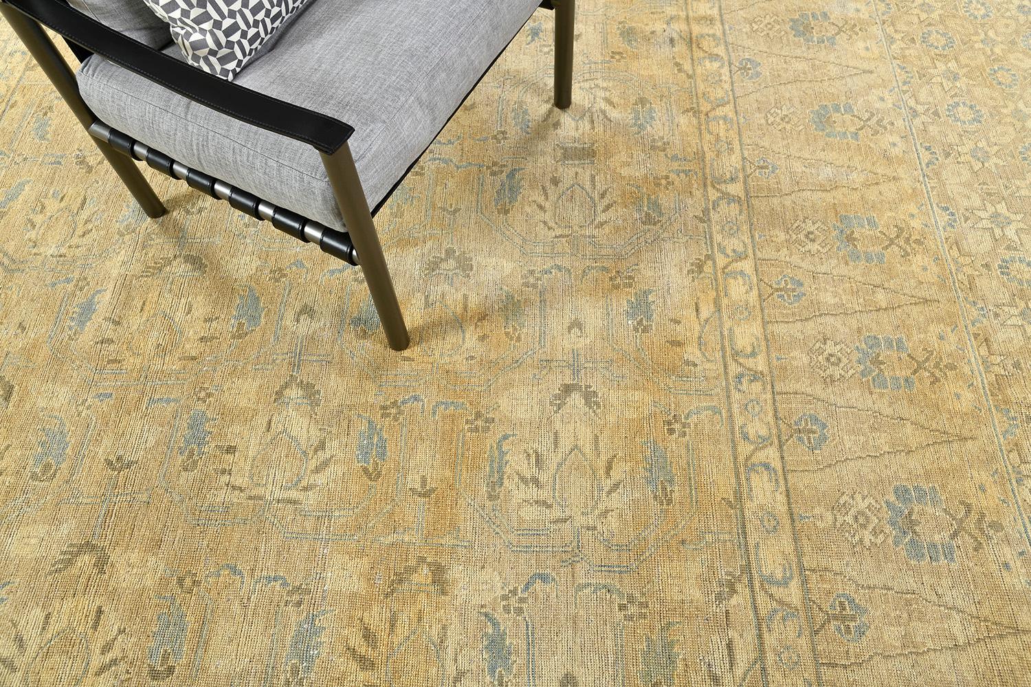 Afghano Tappeto con design a scialle in stile vintage in vendita