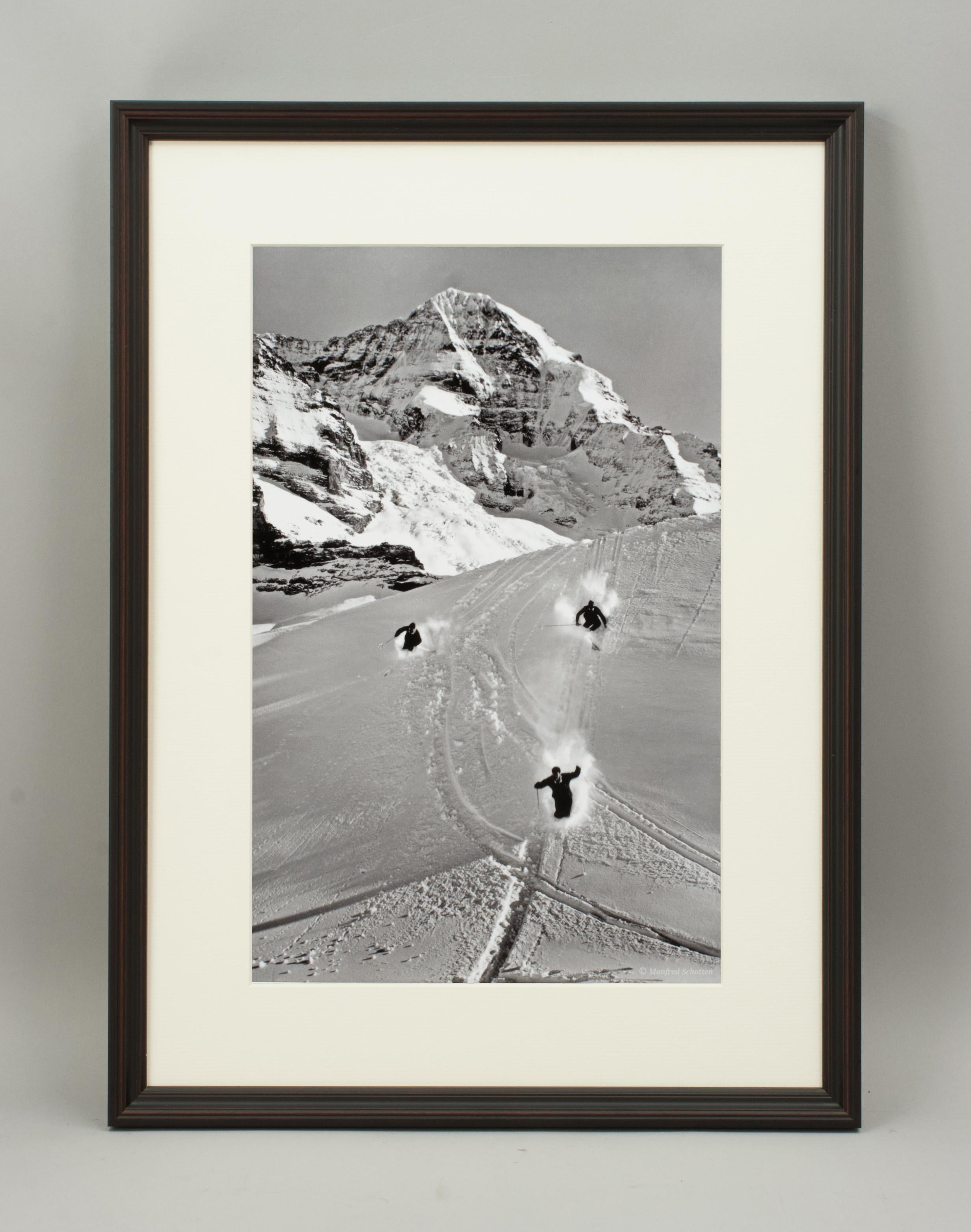 Skifotografie im Vintage-Stil:: gerahmte Alpinskifotografie:: Scheidegg (Jagdkunst) im Angebot