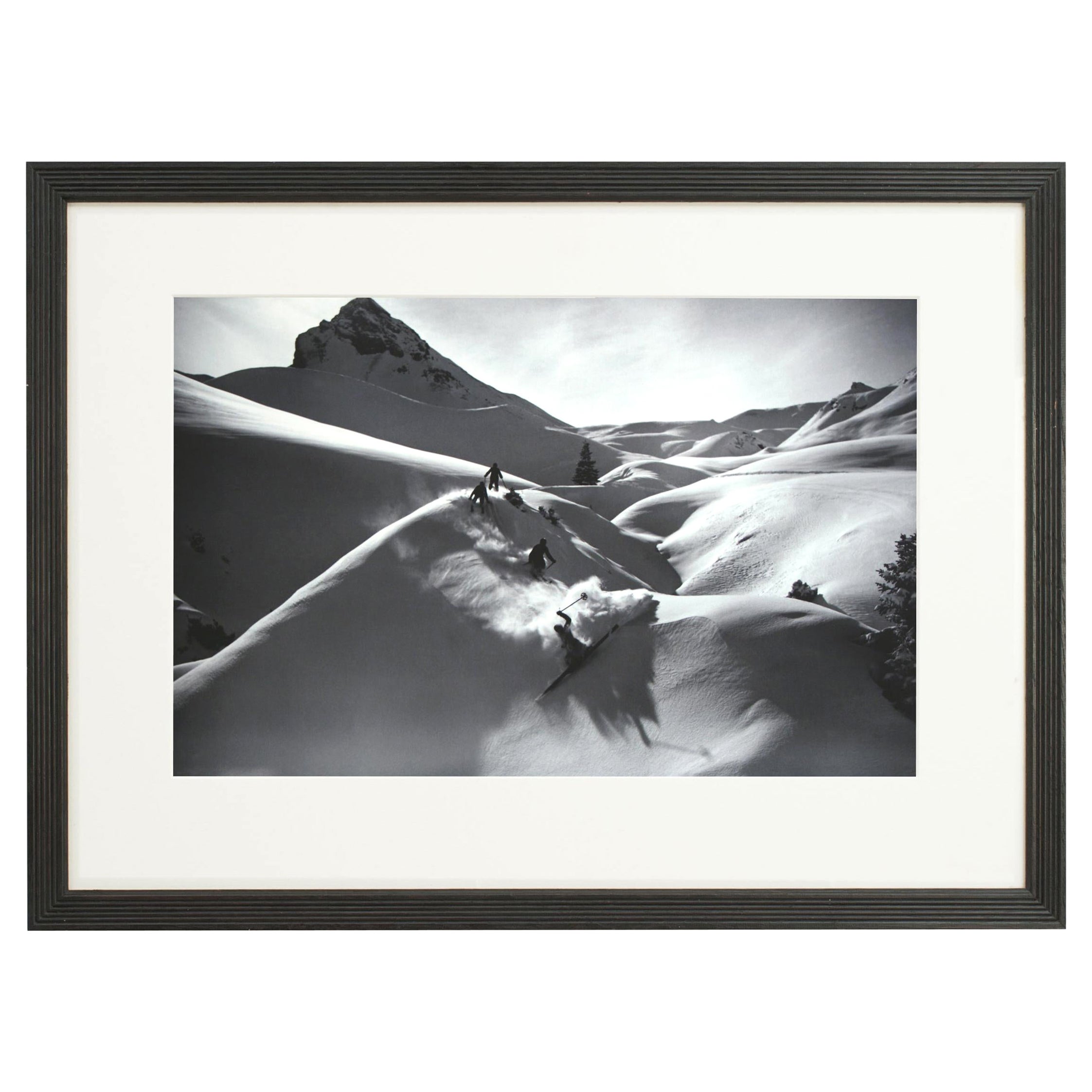 Photographie de ski alpin encadrée de style vintage, poudre vierge