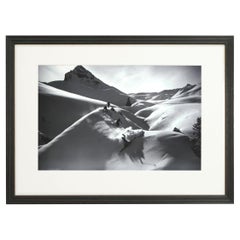 Photographie de ski alpin encadrée de style vintage, poudre vierge