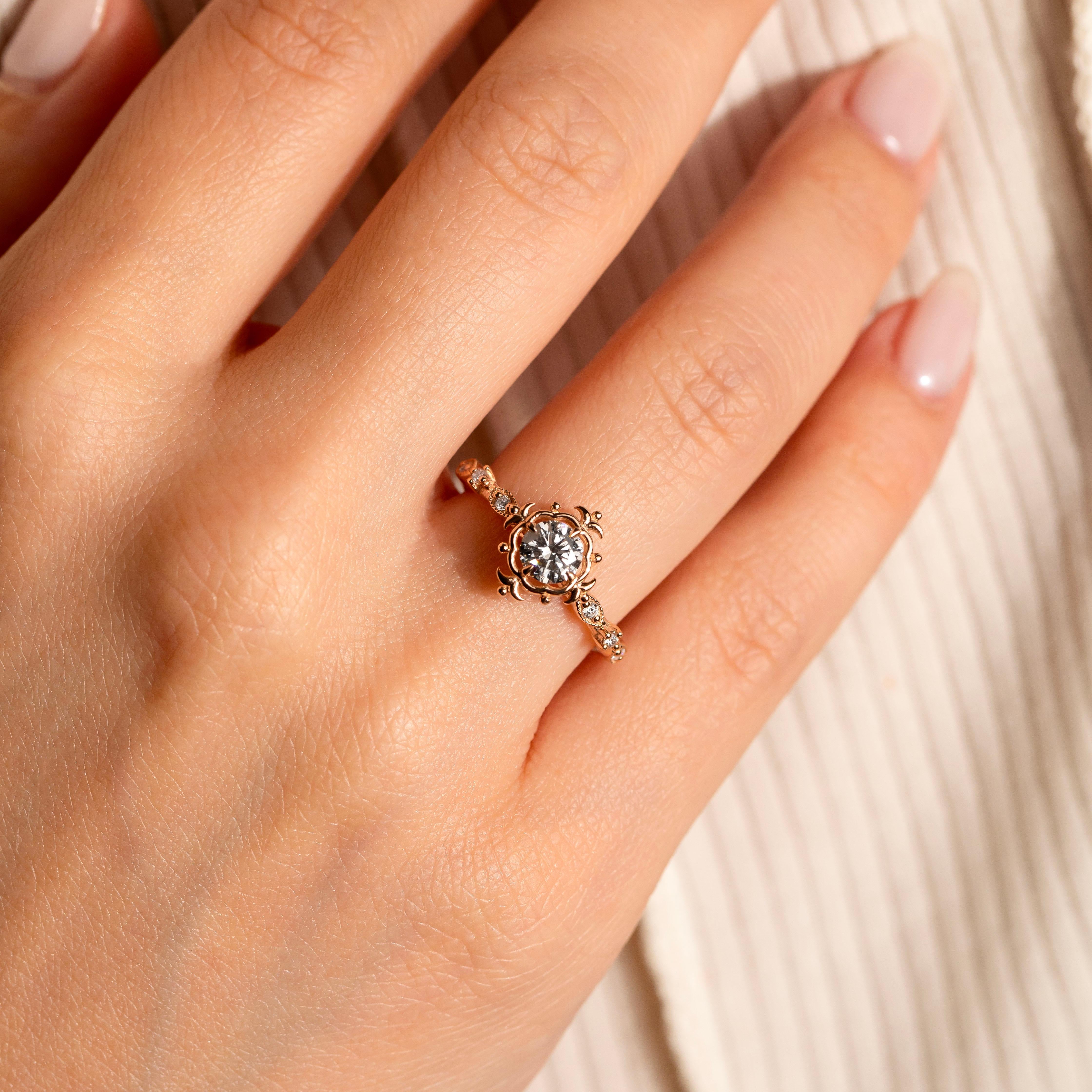 Taglio rotondo Anello solitario in stile vintage, anello nuziale con diamante vero, gioielli con diamanti naturali in vendita