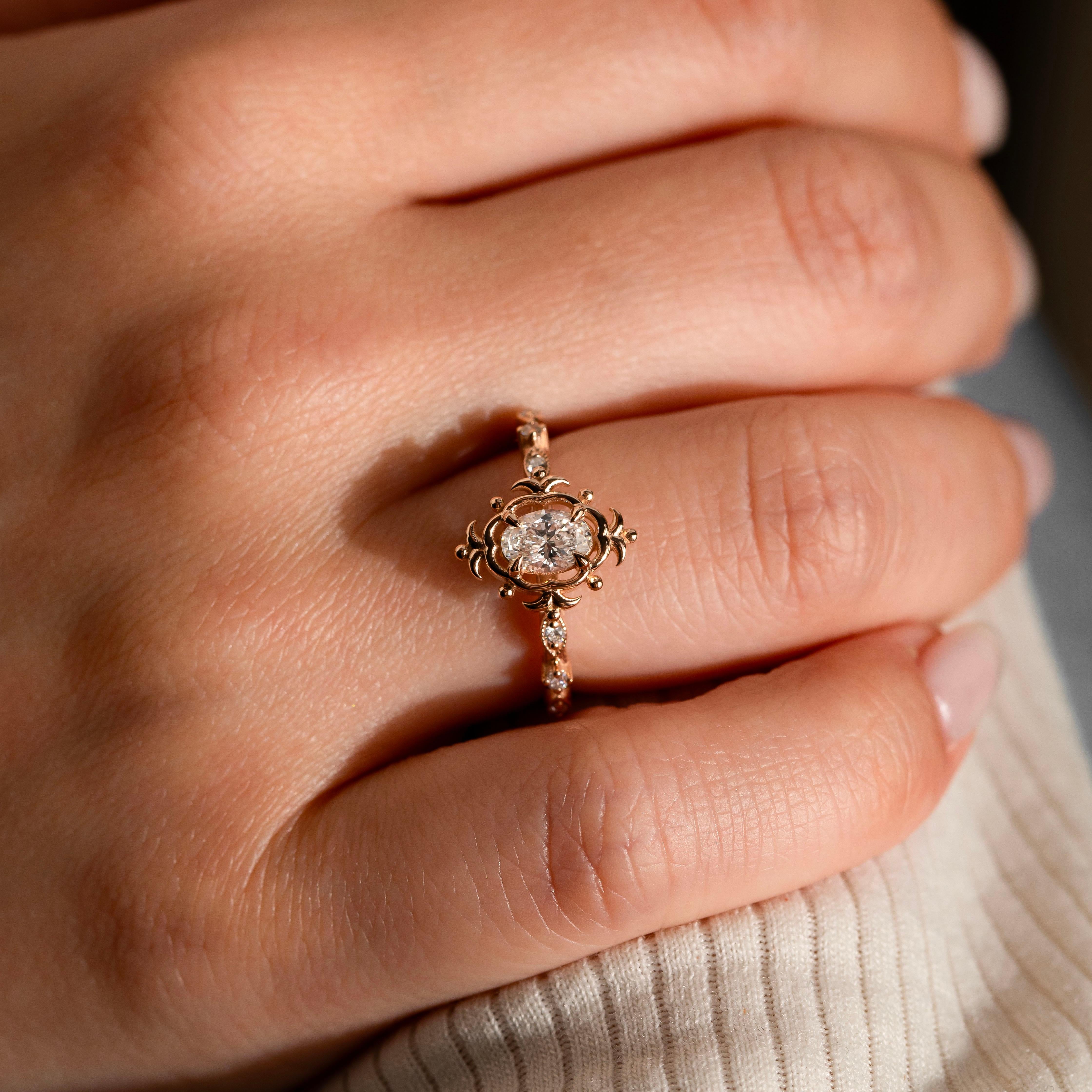 Taglio ovale Anello solitario in stile vintage, anello nuziale con diamante vero, gioielli con diamanti naturali in vendita