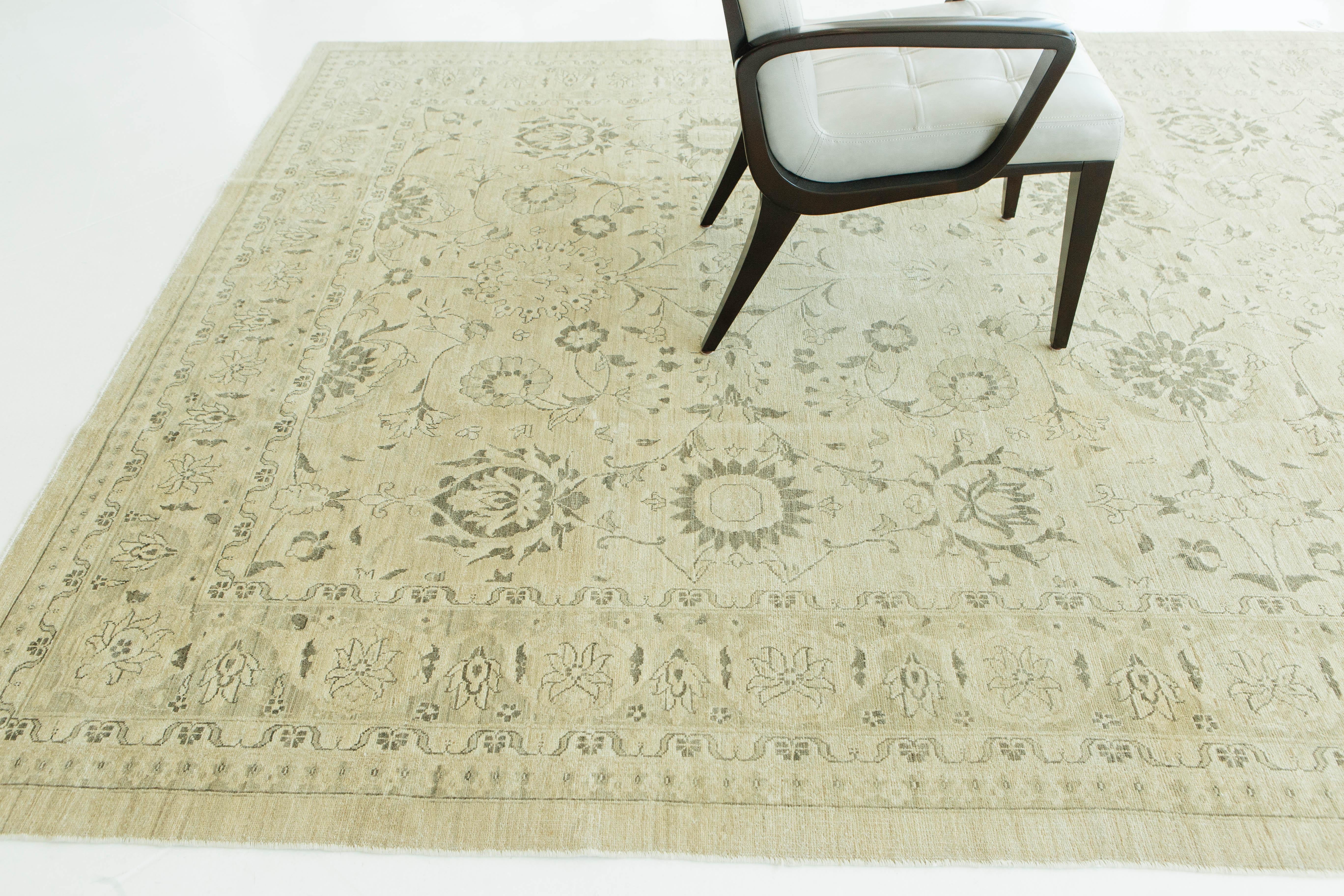 Wool Vintage Style Sultanabad Design Rug For Sale