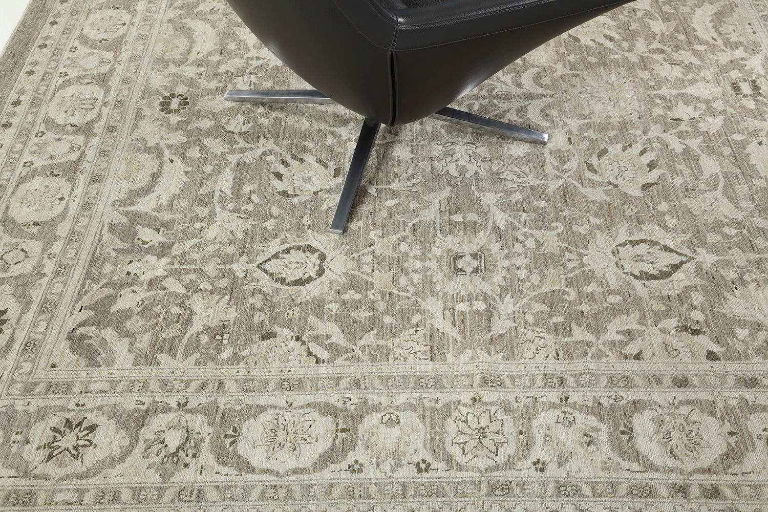 Quadratischer Vintage-Teppich im Sultanabad-Design im Zustand „Neu“ im Angebot in WEST HOLLYWOOD, CA