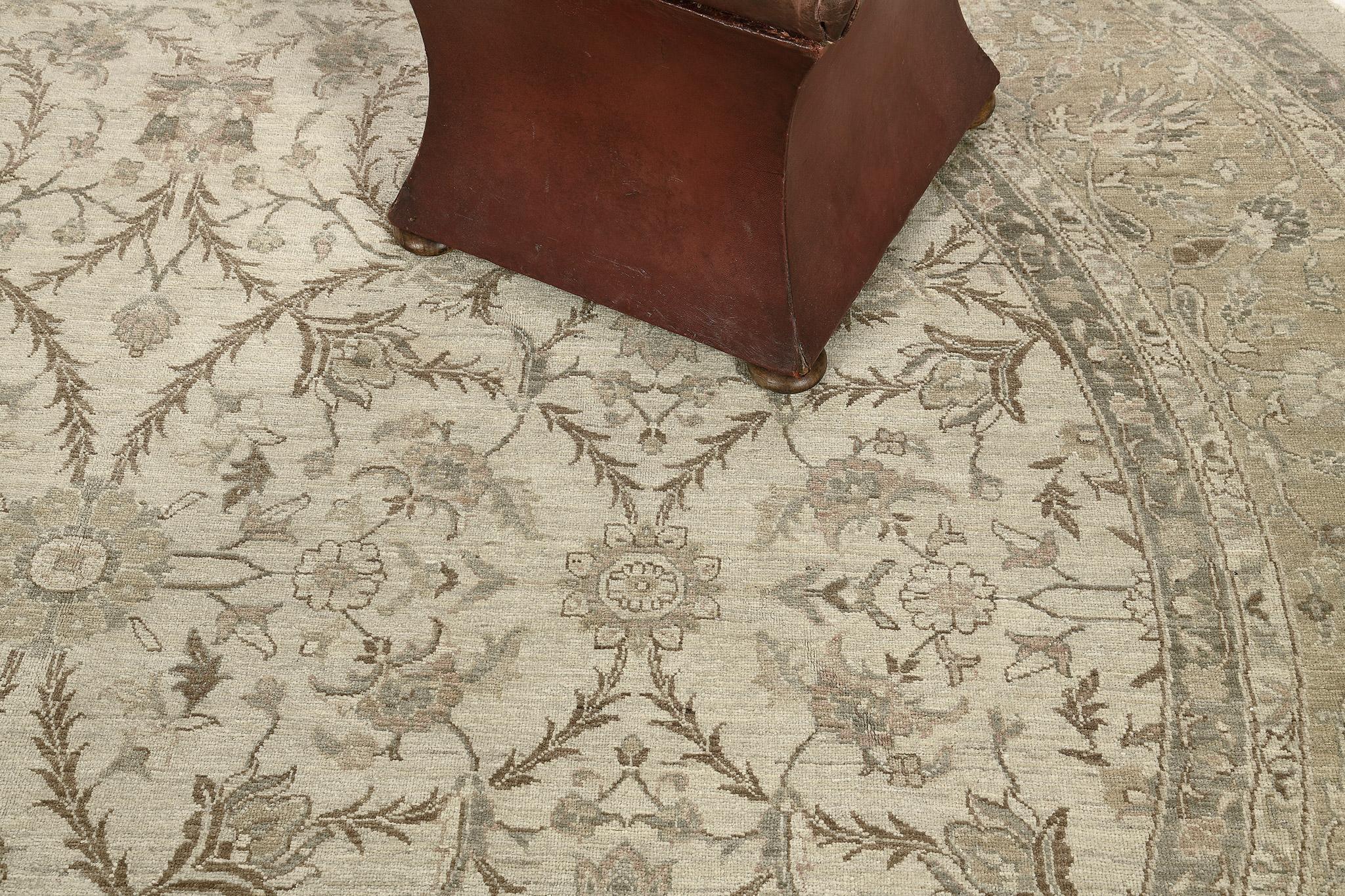 Hand-Knotted Vintage Style Sultanabad Revival Round Rug For Sale