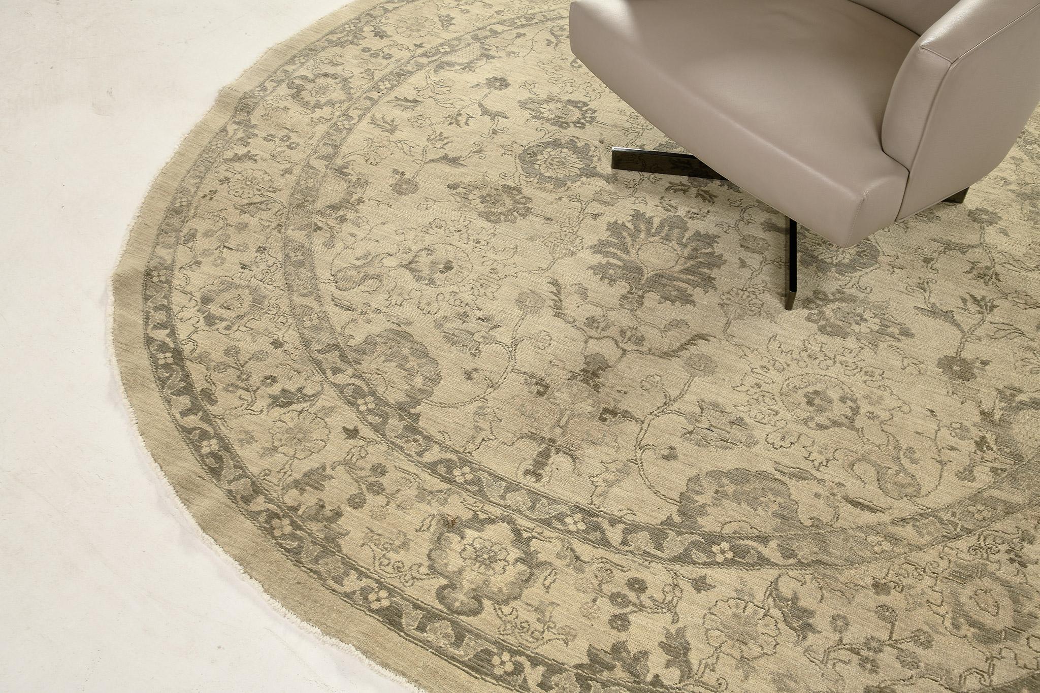 Vintage Style Sultanabad Revival Round Rug In New Condition For Sale In WEST HOLLYWOOD, CA
