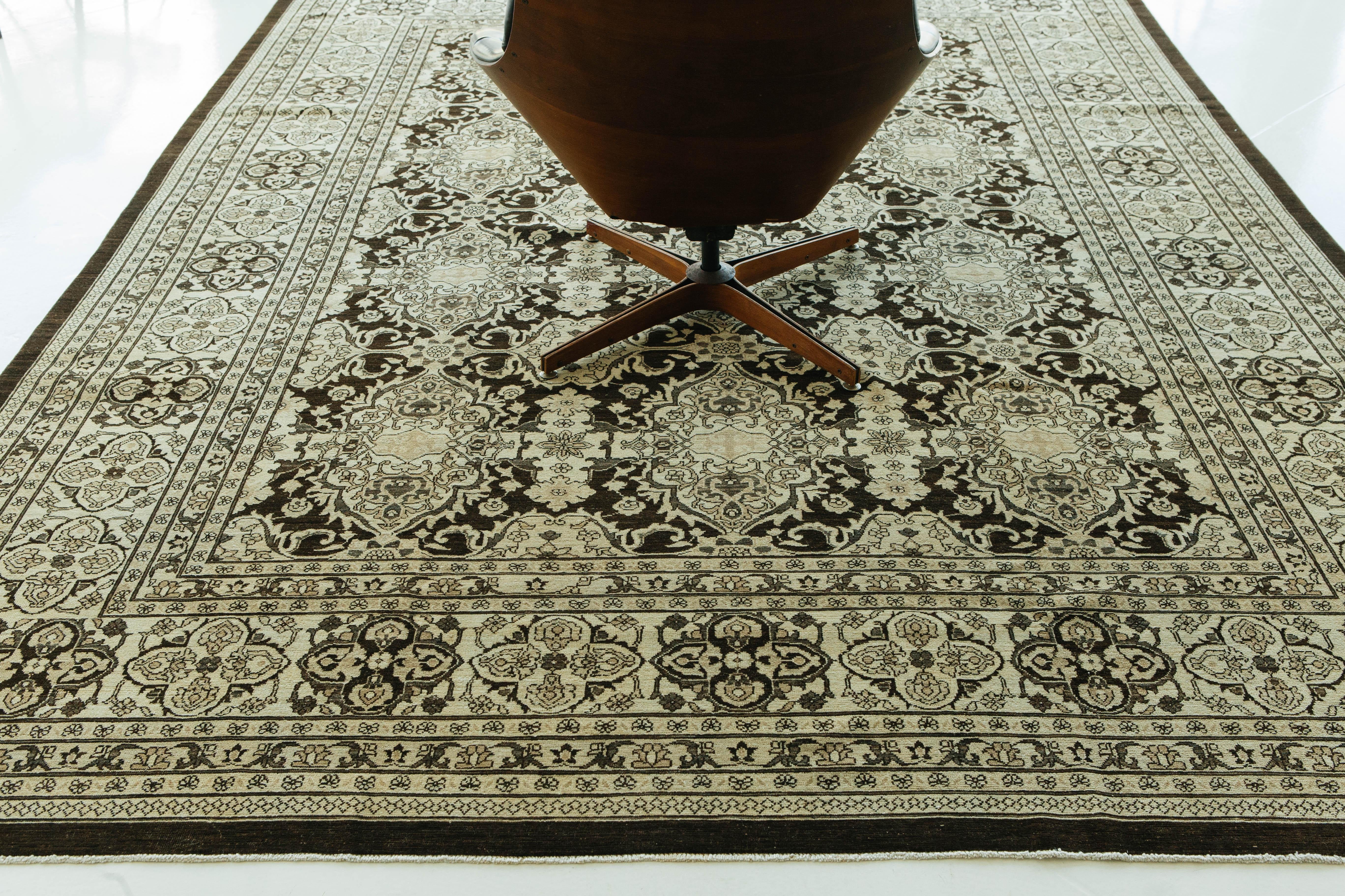 Tabriz - Design vintage avec motifs sur toute sa surface en vente 8