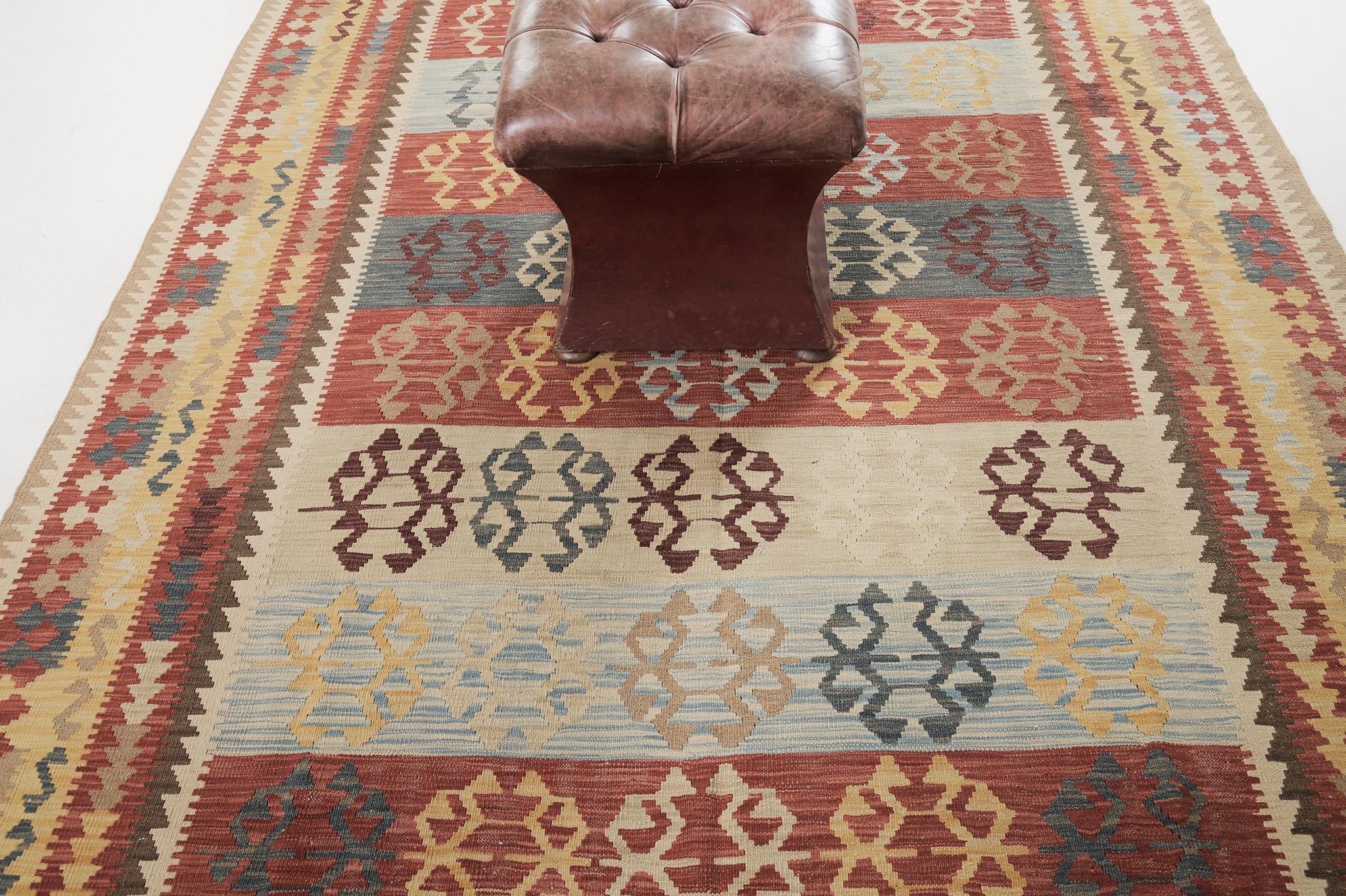 Vintage Style Tribal Natural Dye Flat Weave Kilim In Excellent Condition For Sale In WEST HOLLYWOOD, CA