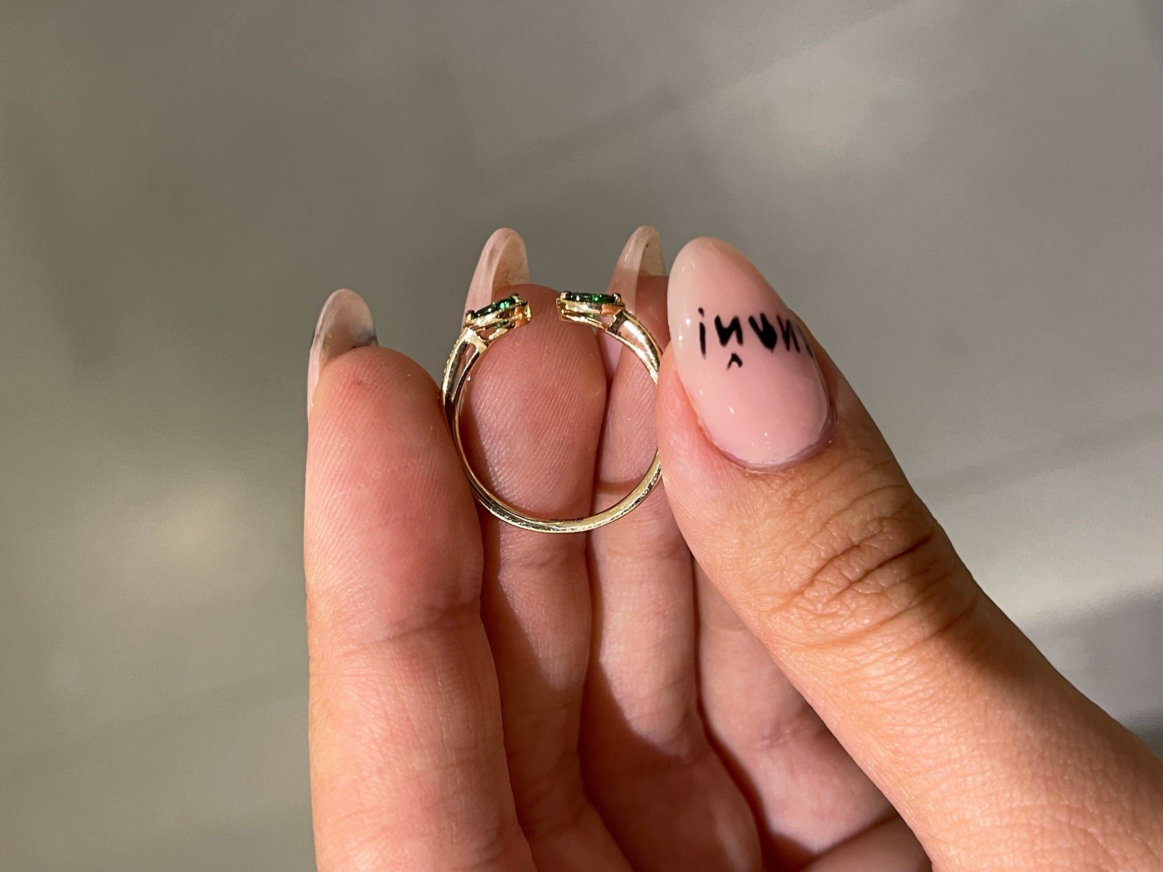 Vintage Style Tsavorite White Diamond Yellow Gold Every Day Fine Stacking Ring For Sale 2