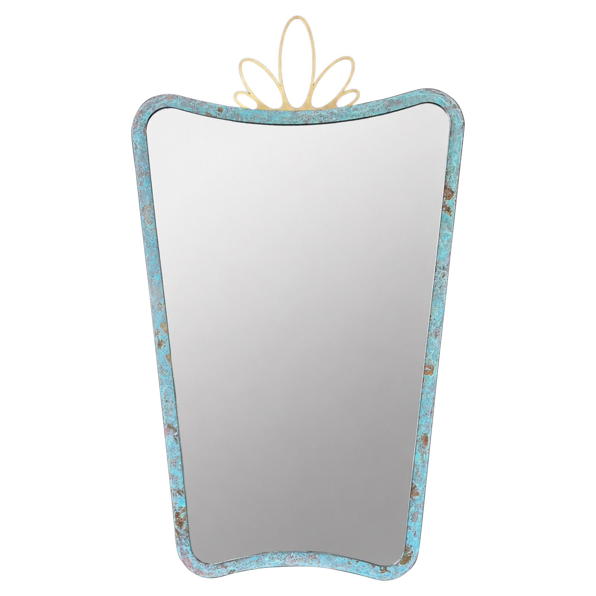 Espejo de pared de estilo vintage con marco en forma de corona con una pátina de bronce verdigris muy elaborada