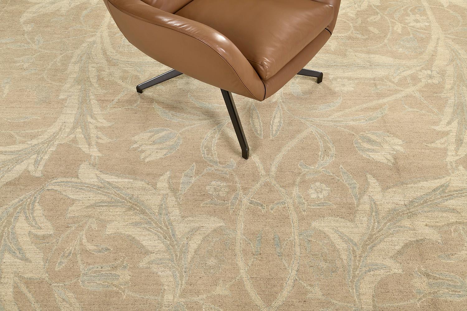 Das William-Morris-Design ist eine Wiederbelebung der geflochtenen Wolle, die alle eleganten Schnörkel und luxuriösen Details dieses Meisterwerks aufweist. Dieses Kunstwerk, das alle Elemente kontrastiert, zeigt eine faszinierende Geschichte, die