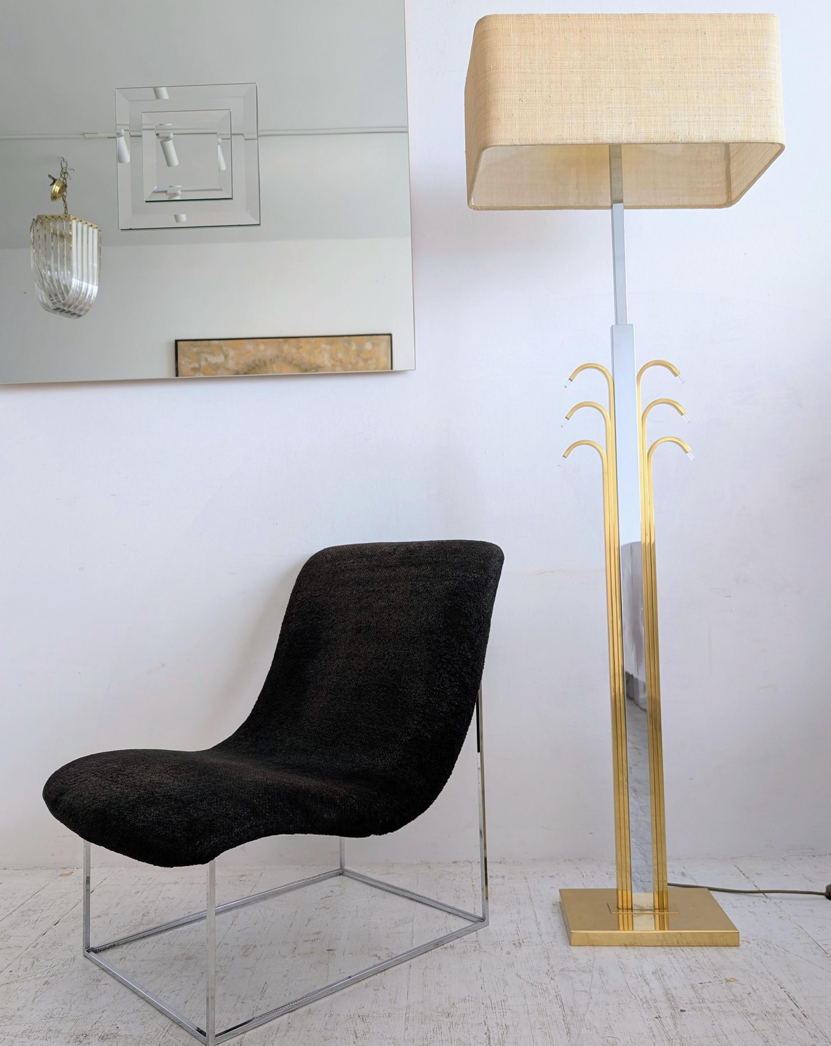 Vintage stylised palm tree brass, chrome & lucite floor lamp 1980s In Good Condition For Sale In Hastings, GB