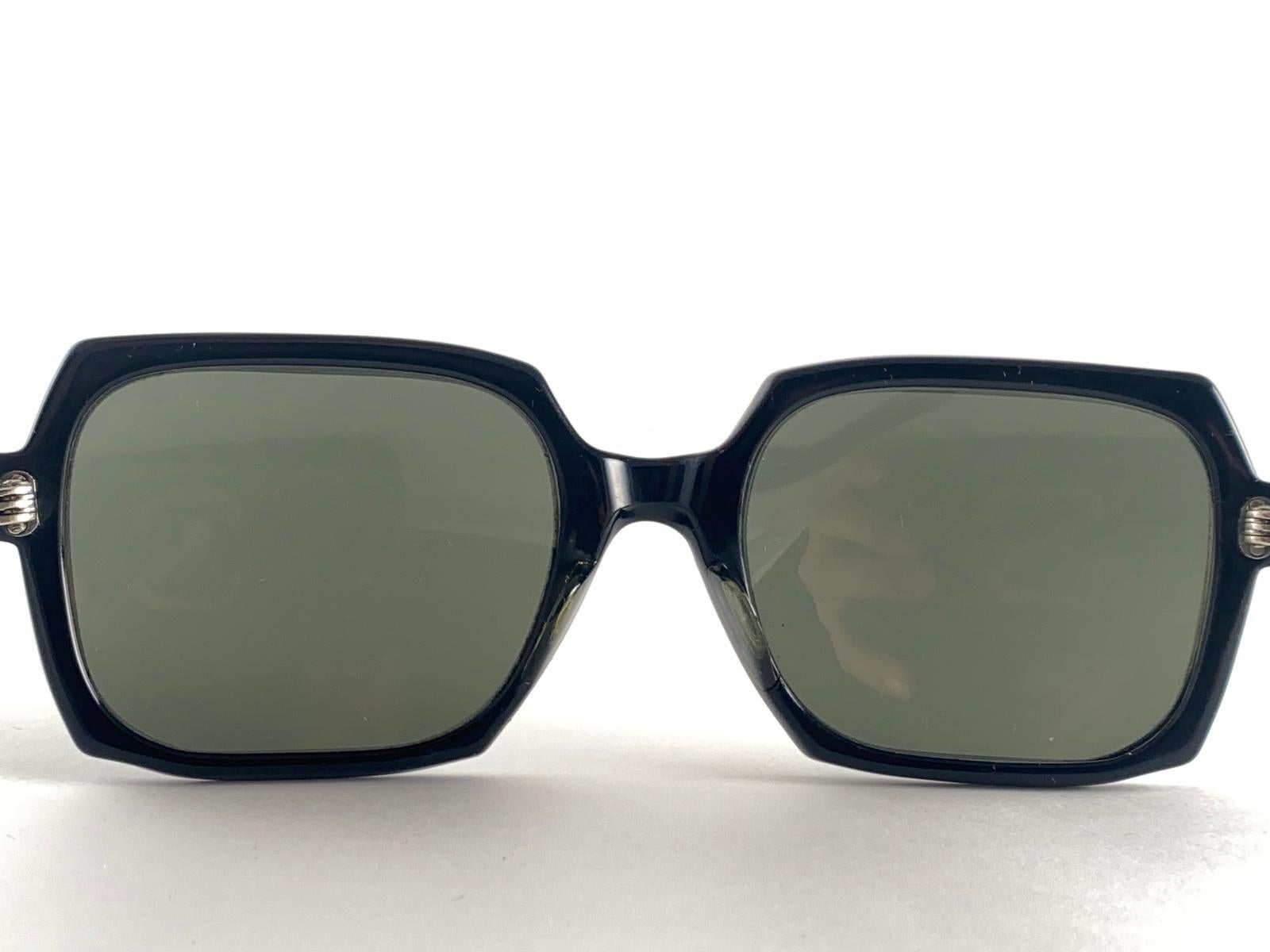 Vintage Suave  Lunettes de soleil noires Midcentury 1960's Made in France Unisexe en vente
