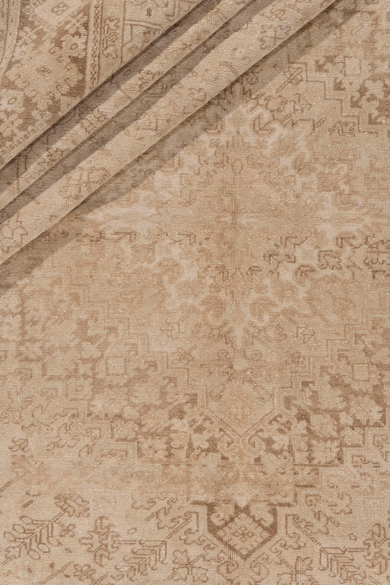 Annodato a mano Tappeto persiano d'epoca Heriz di colore tenue 11'6 X 14'7 in vendita