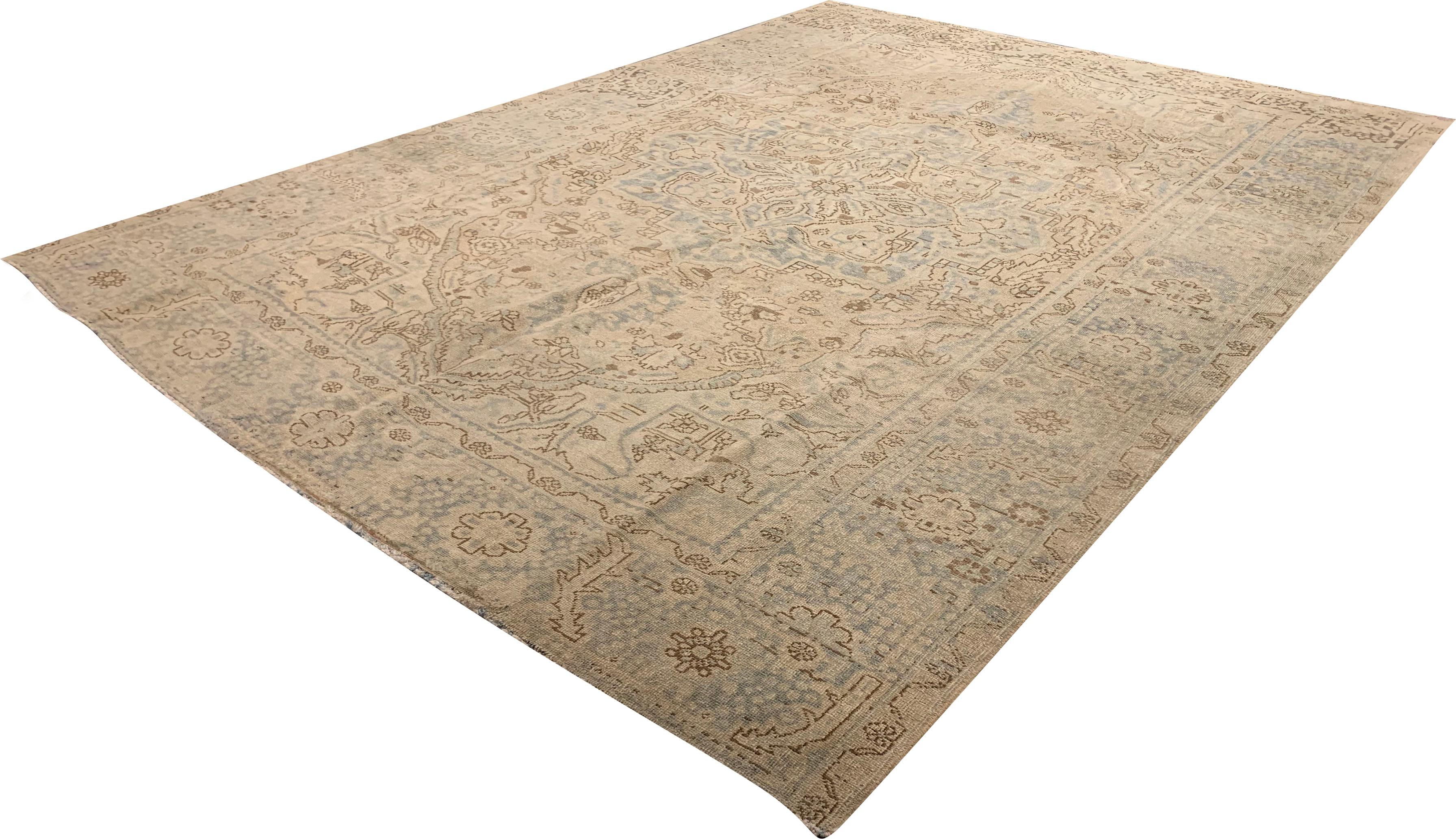 Hand-Woven Vintage Subdued Persian Heriz Area Rug  8'7 x 11'10 For Sale