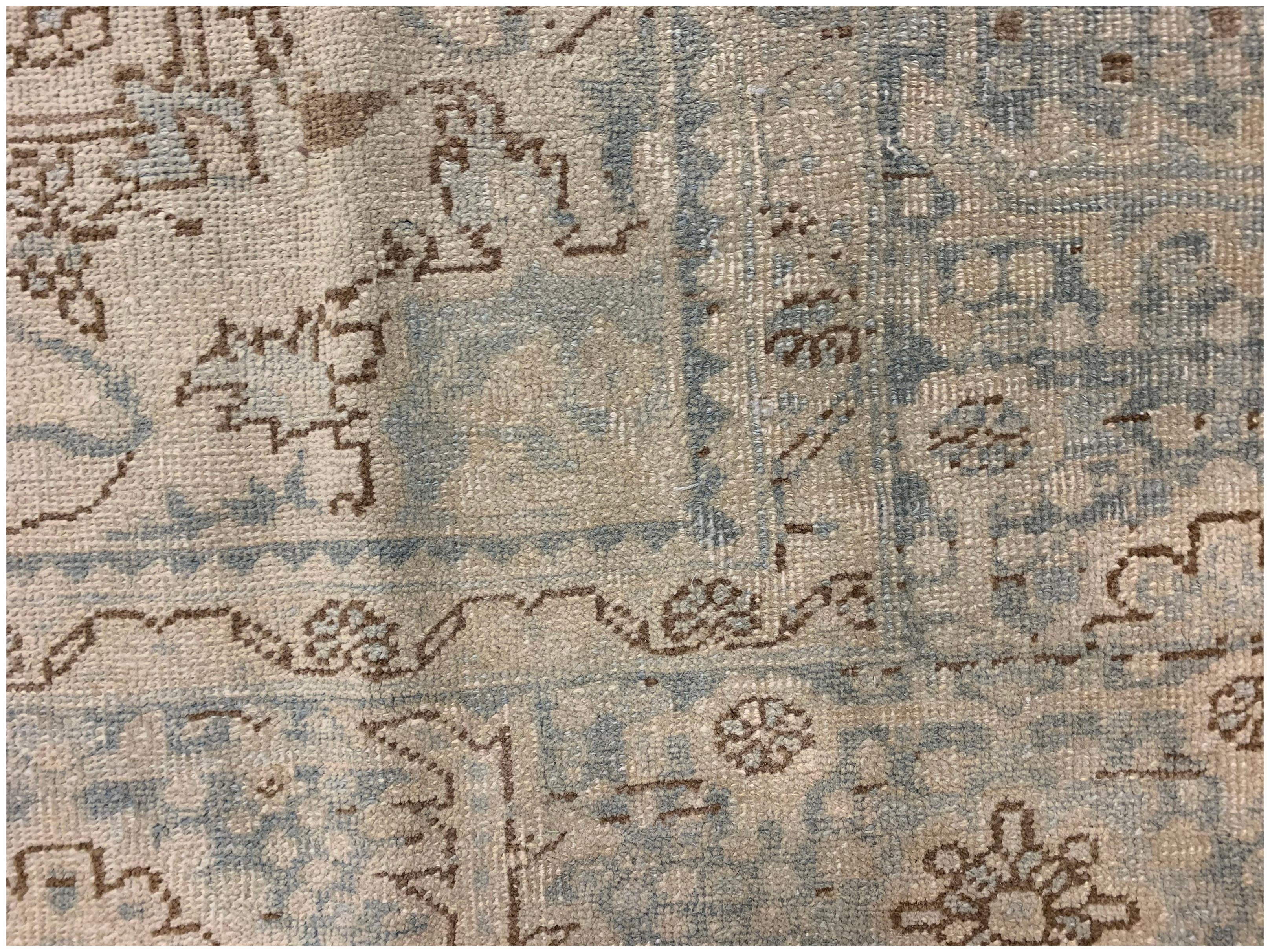 Wool Vintage Subdued Persian Heriz Area Rug  8'7 x 11'10 For Sale