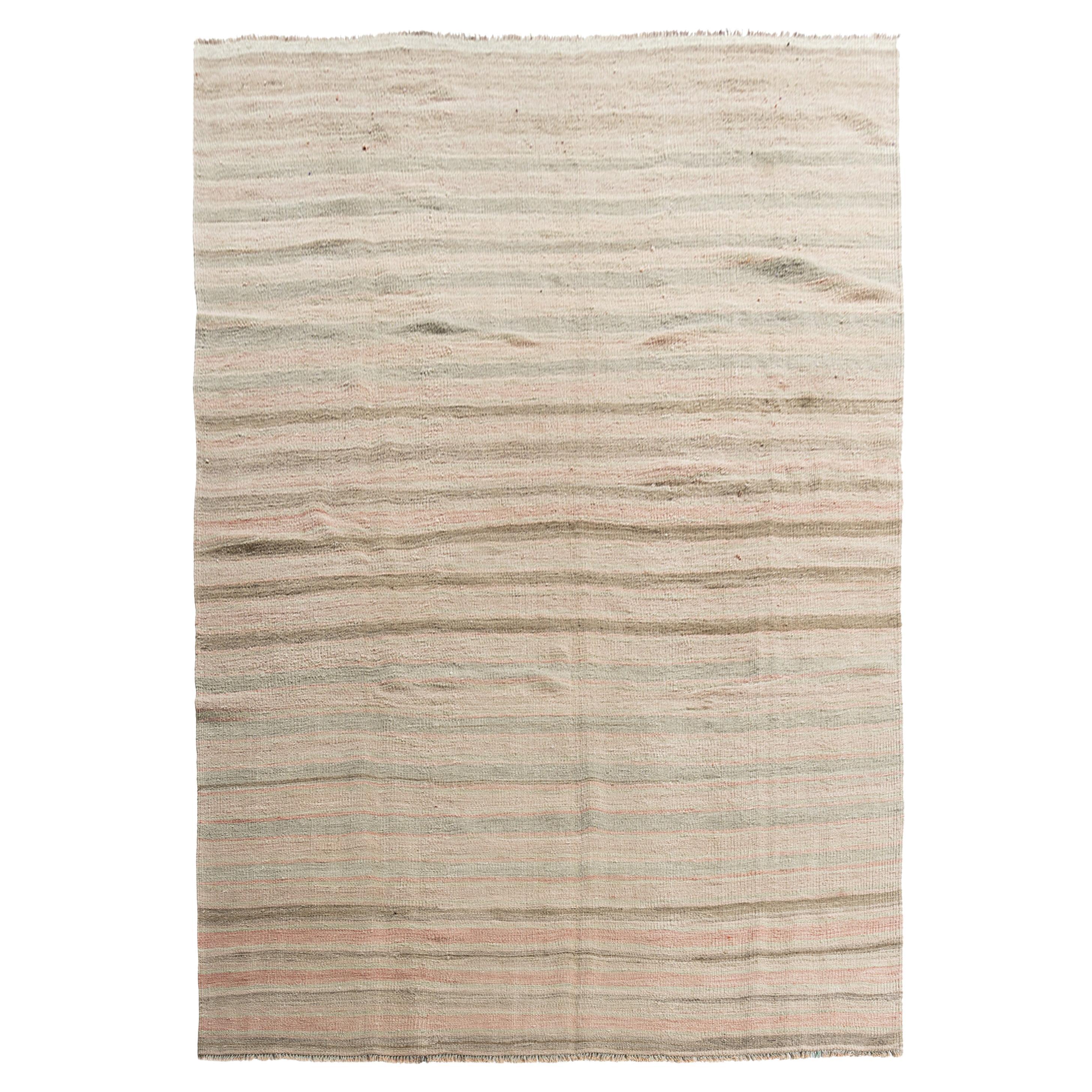 Vintage Circa 1940 Subdued Turkish Kilim Wool Hand Knotted Rug 5'3 X 8'5 en vente