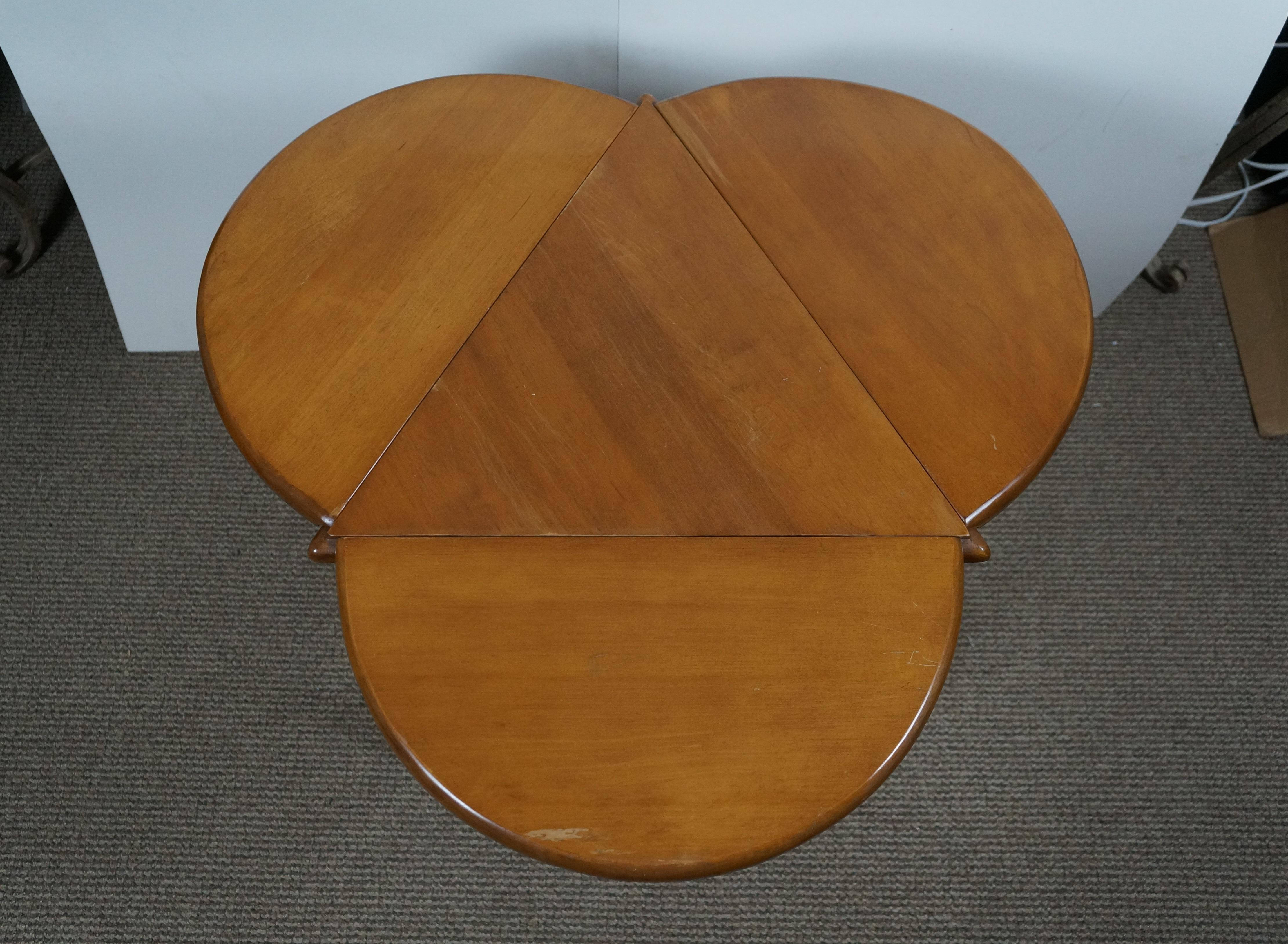 American Vintage Sugar Maple Triangular Drop Leaf Pembroke Tripod Trefoil Clover Table For Sale