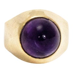 Vintage Sugarloaf Amethyst Cabochon and 9 Carat Gold Ring