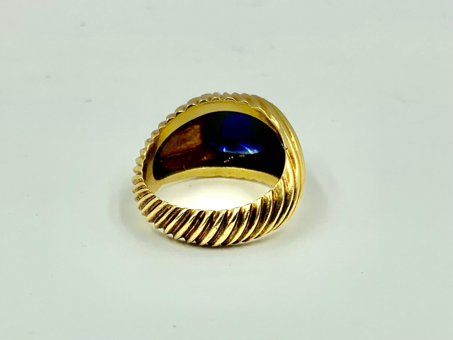 Vintage Sugarloaf Cabochon Sapphire 18K Yellow Gold Tourbillon Twist Ring For Sale 6